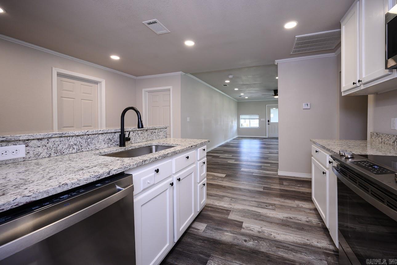 300 Reine Str.  Mena, AR