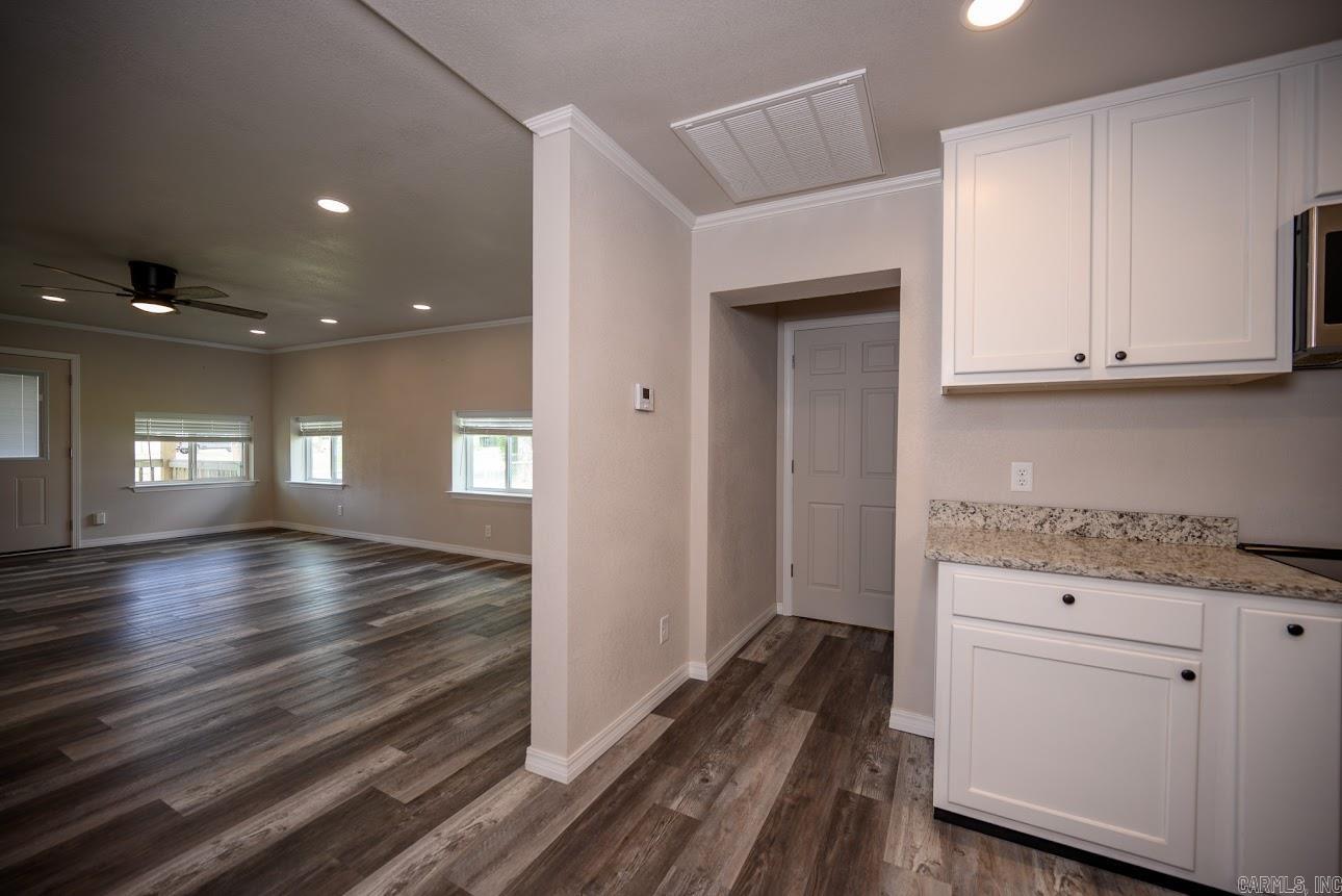 300 Reine Str.  Mena, AR