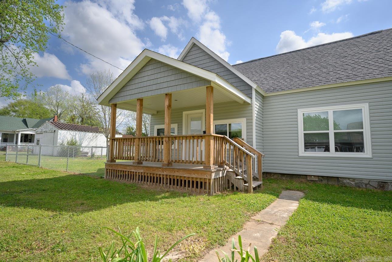 300 Reine Str.  Mena, AR