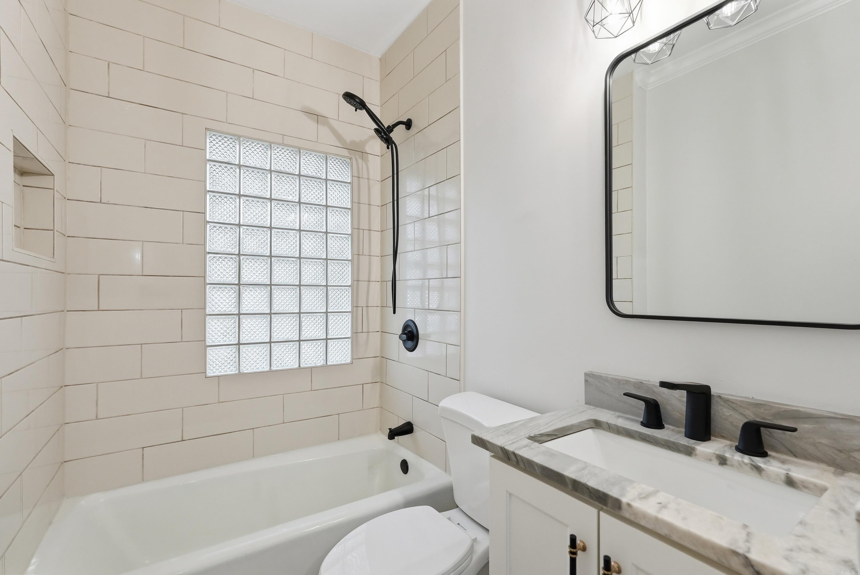 1109 Kavanaugh Blvd  Little Rock, AR