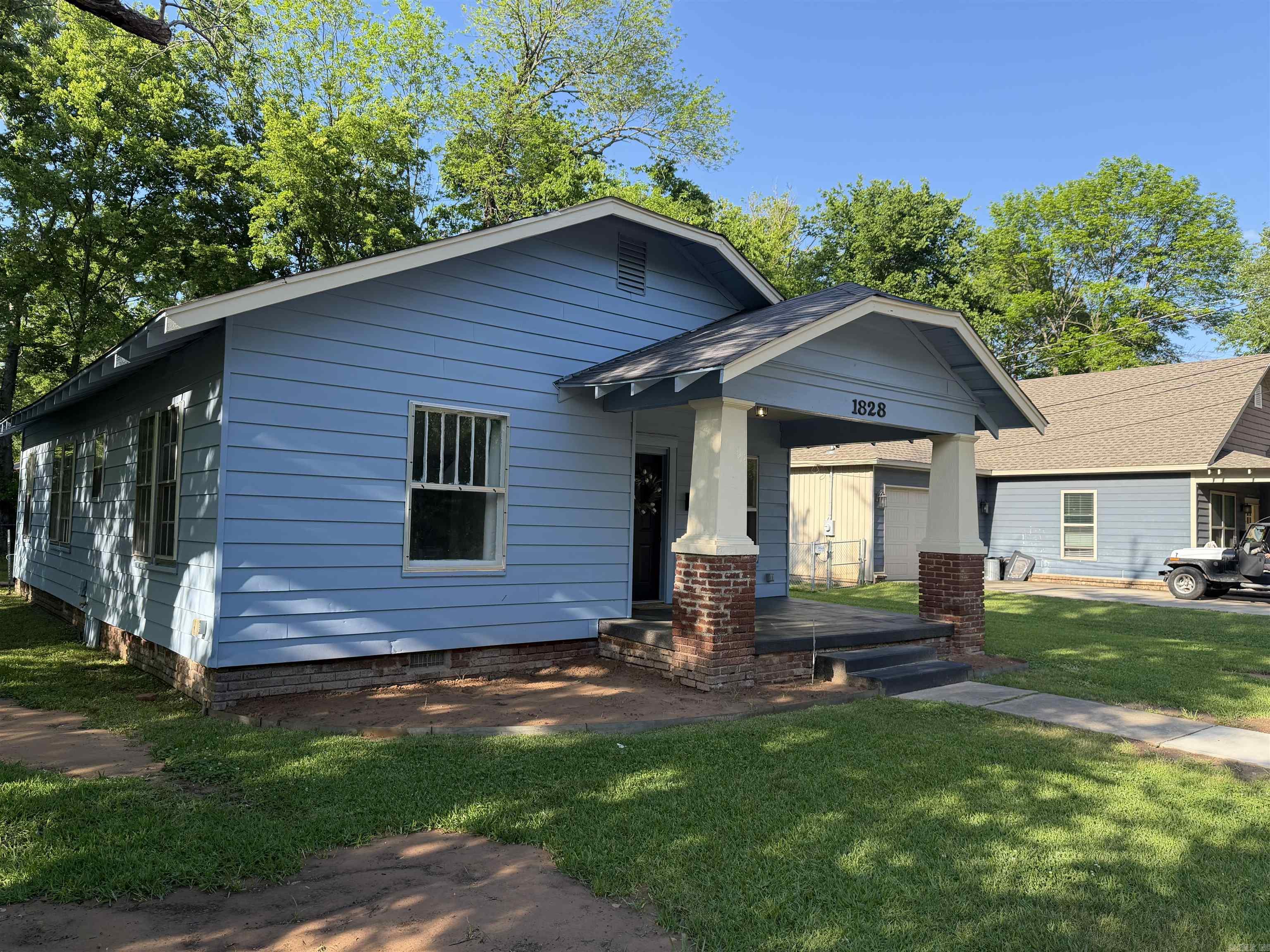 1828 Johnston  Conway, AR