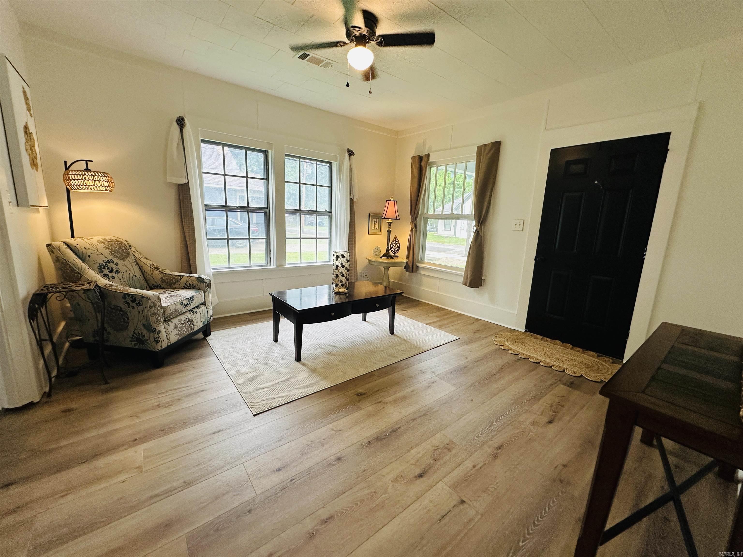 1828 Johnston  Conway, AR