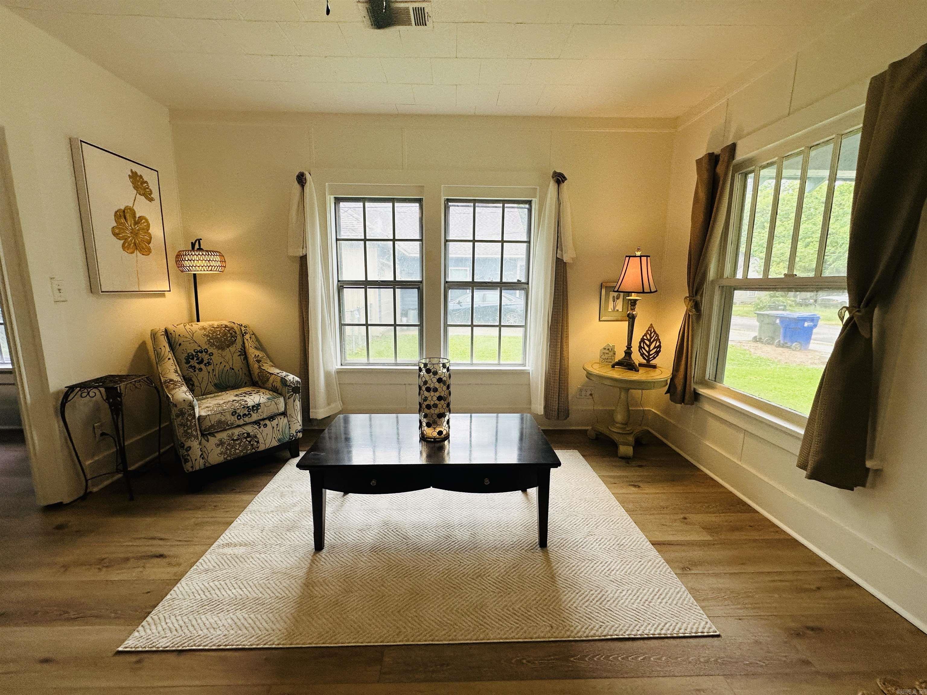 1828 Johnston  Conway, AR