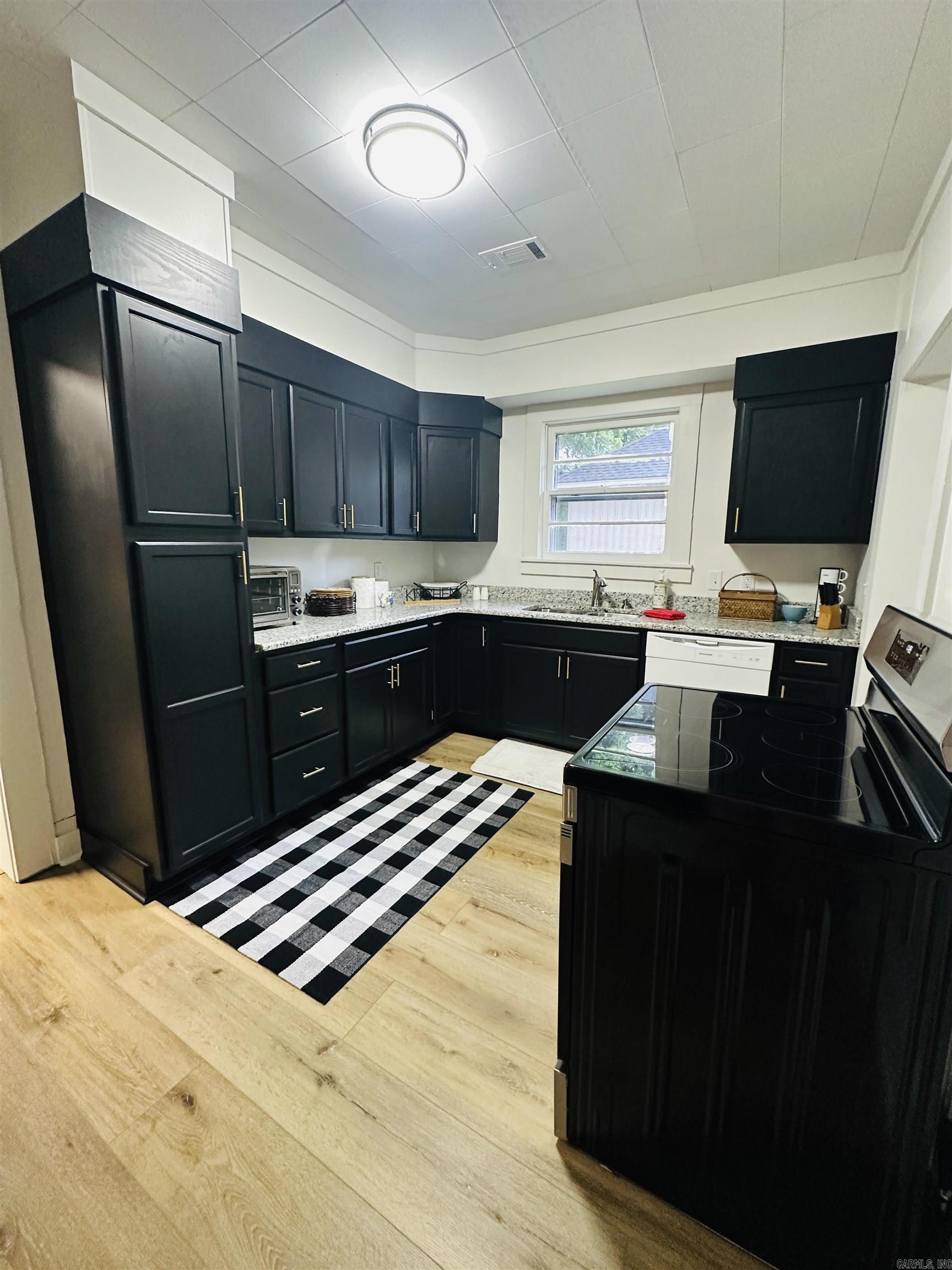 1828 Johnston  Conway, AR