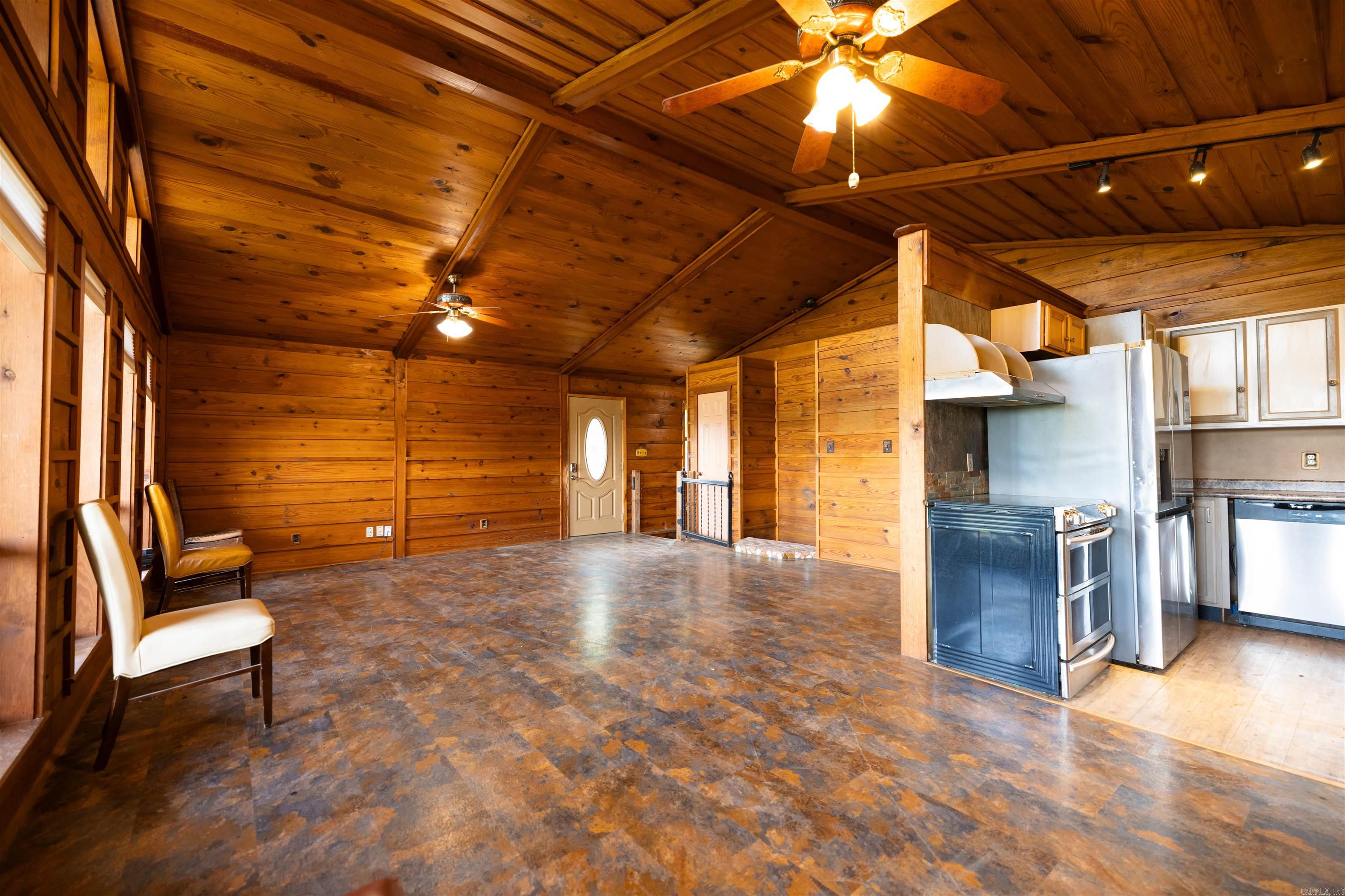 2065 County Road 461  Pollard, AR