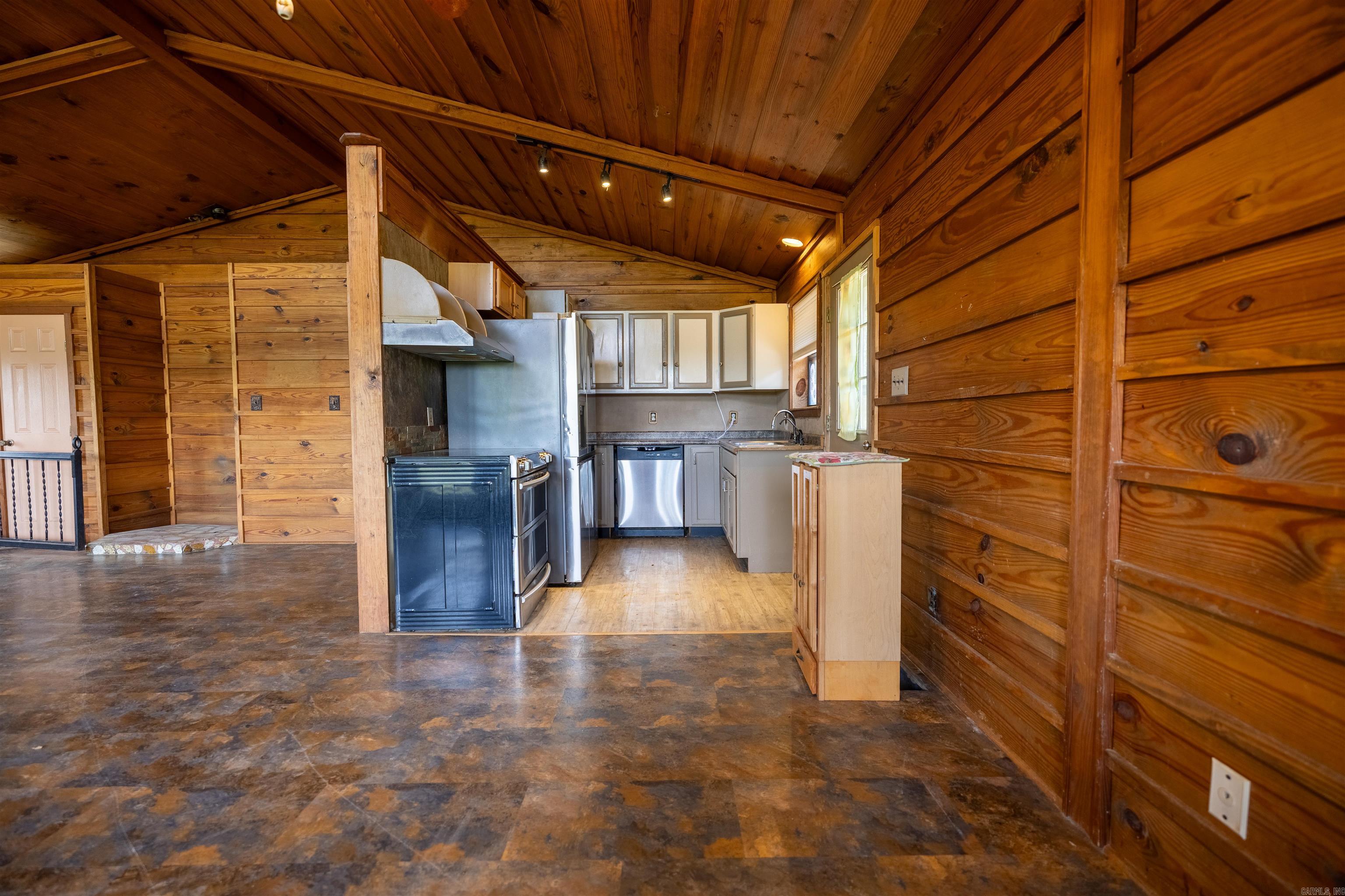 2065 County Road 461  Pollard, AR