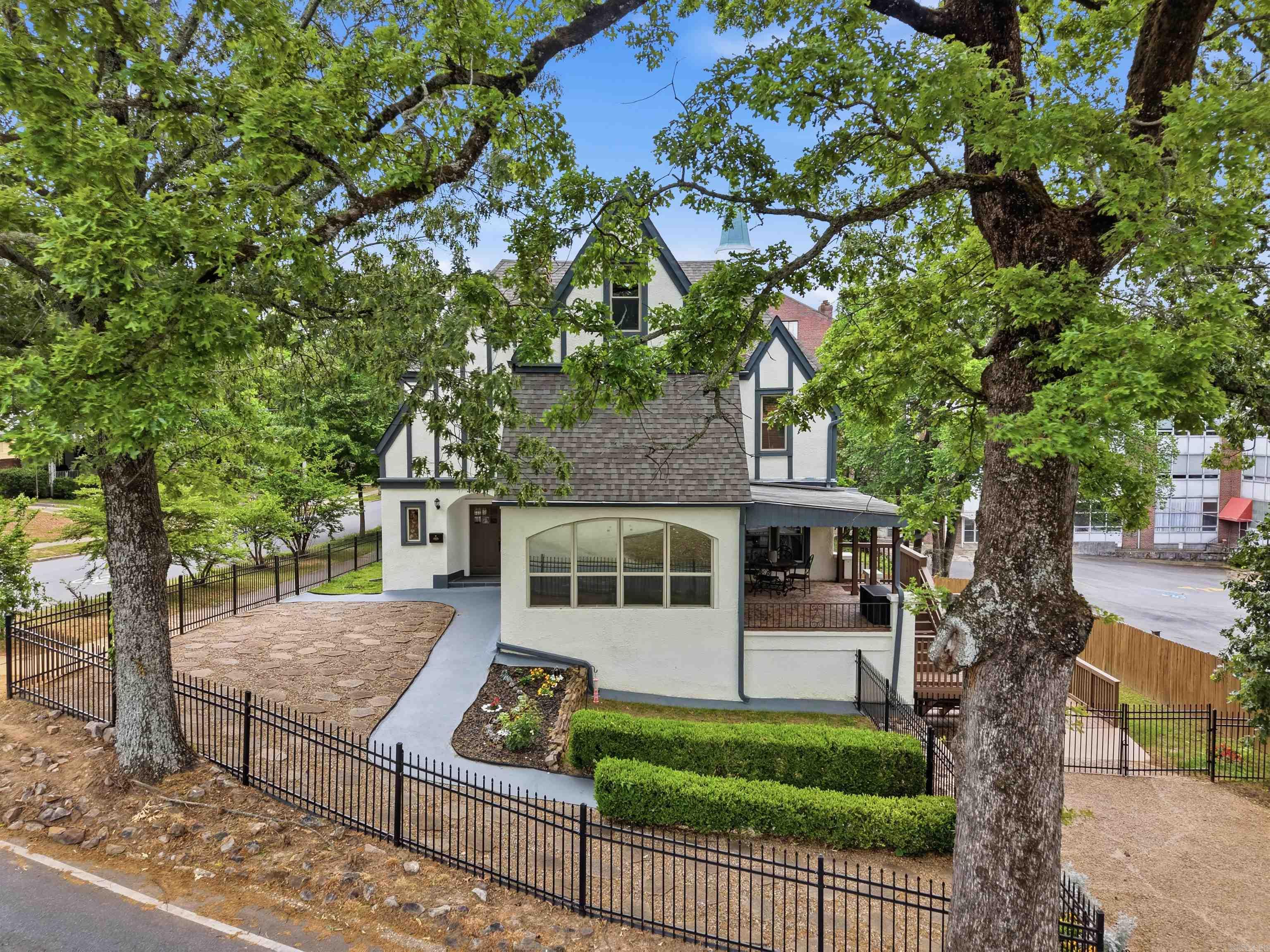 4001 Cedar Hill  Little Rock, AR