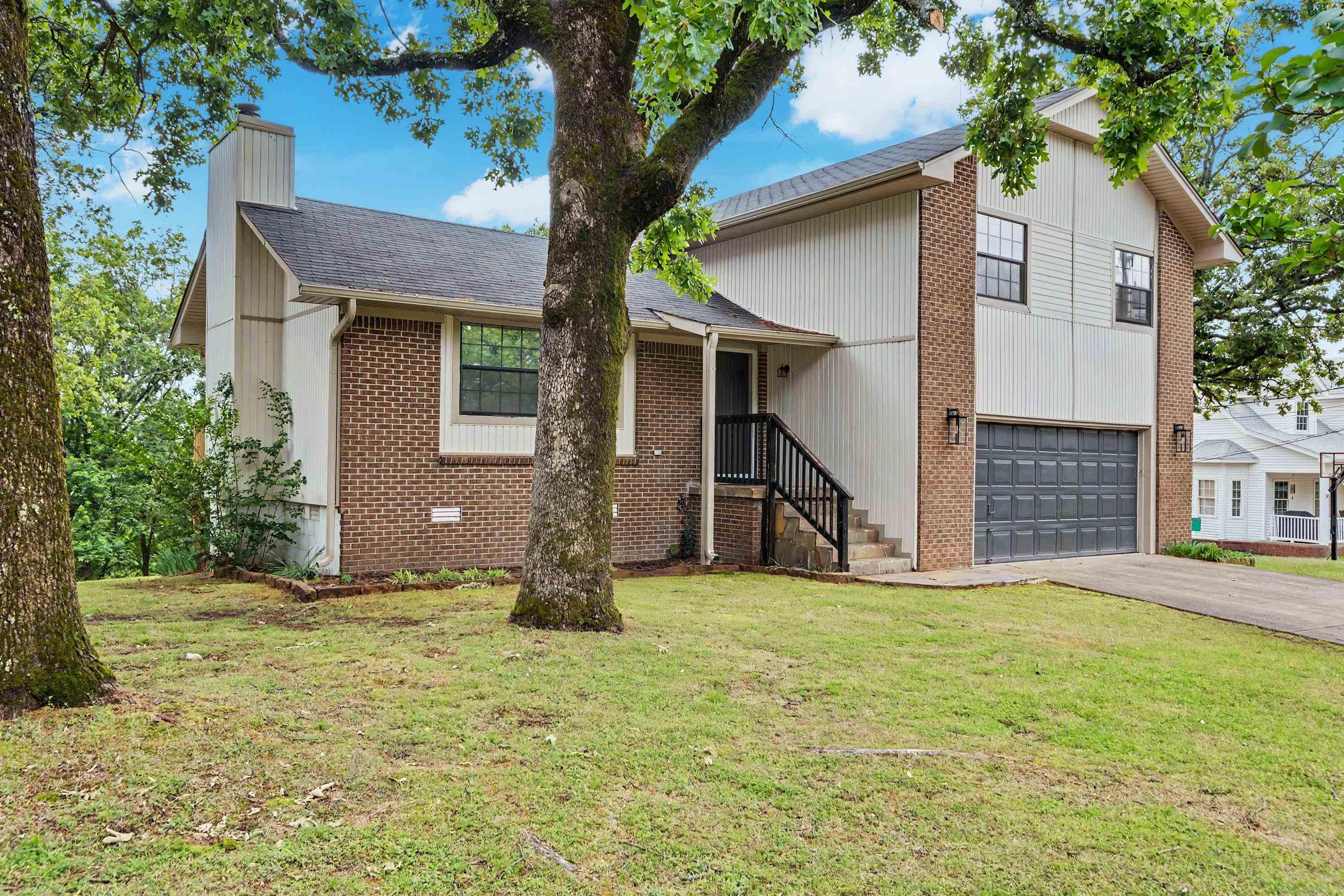 183 Sunset Drive North Little Rock, AR 72118-2764