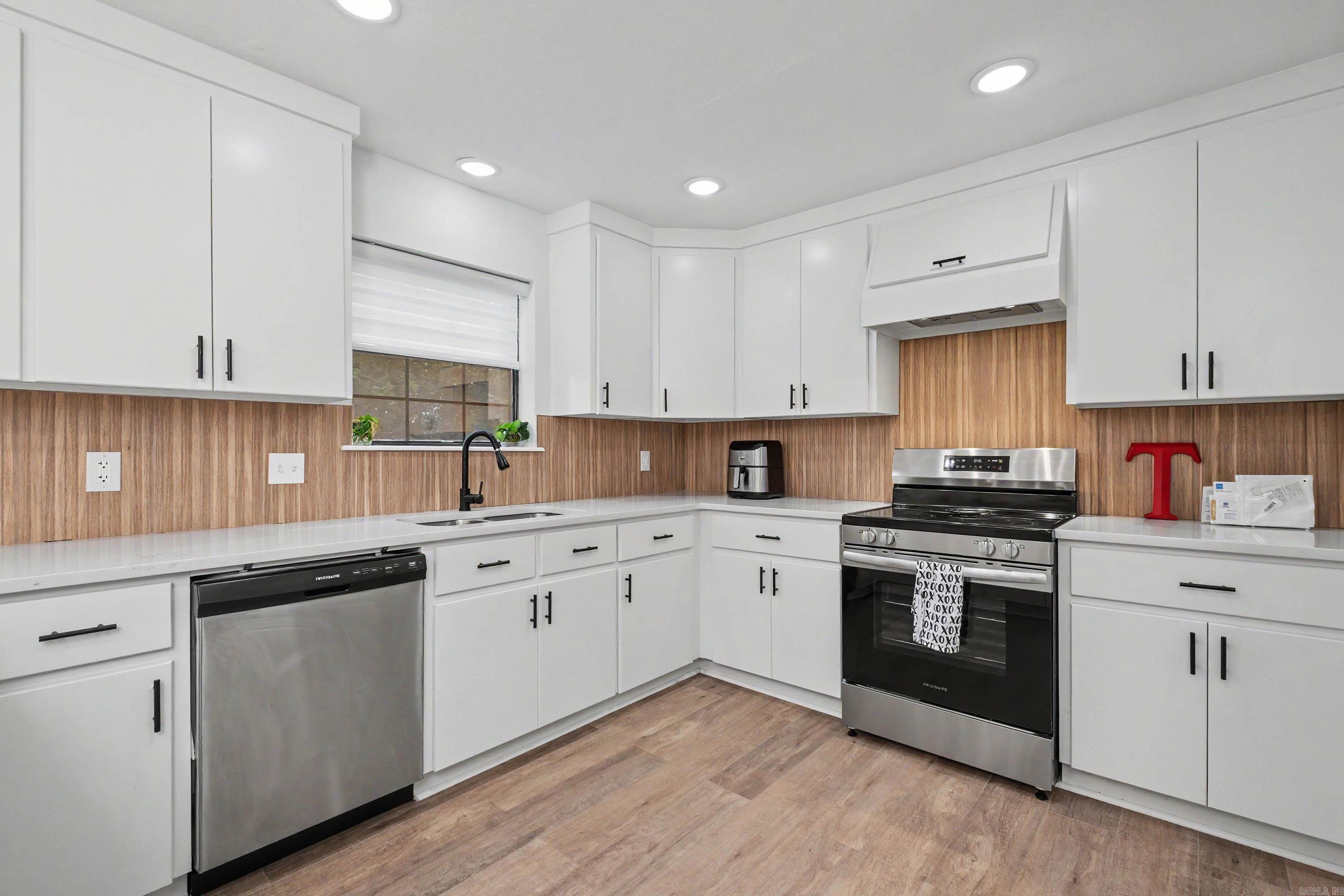 183 Sunset Drive North Little Rock, AR 72118-2764