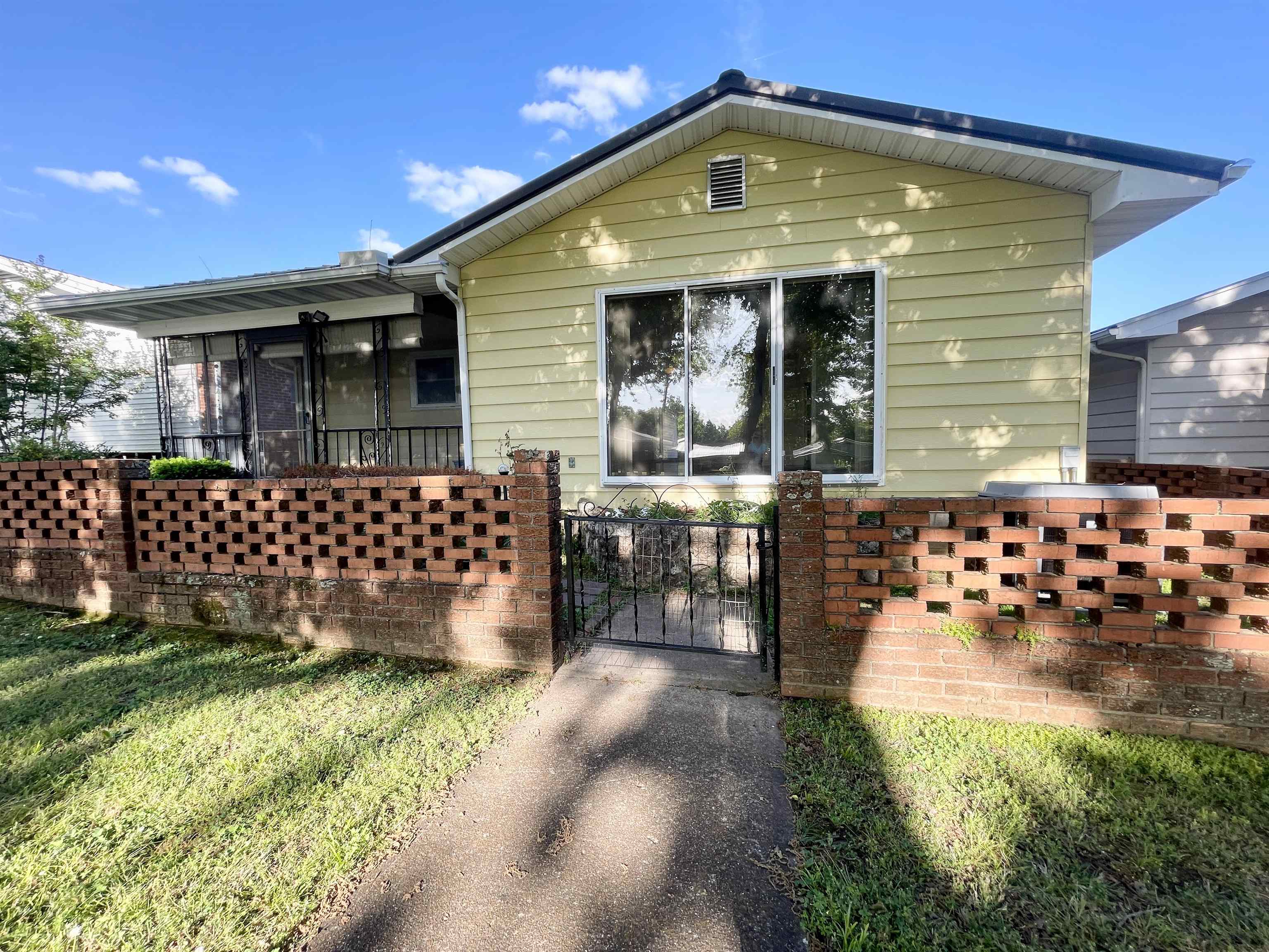 207 Parliament  Horseshoe Bend, AR