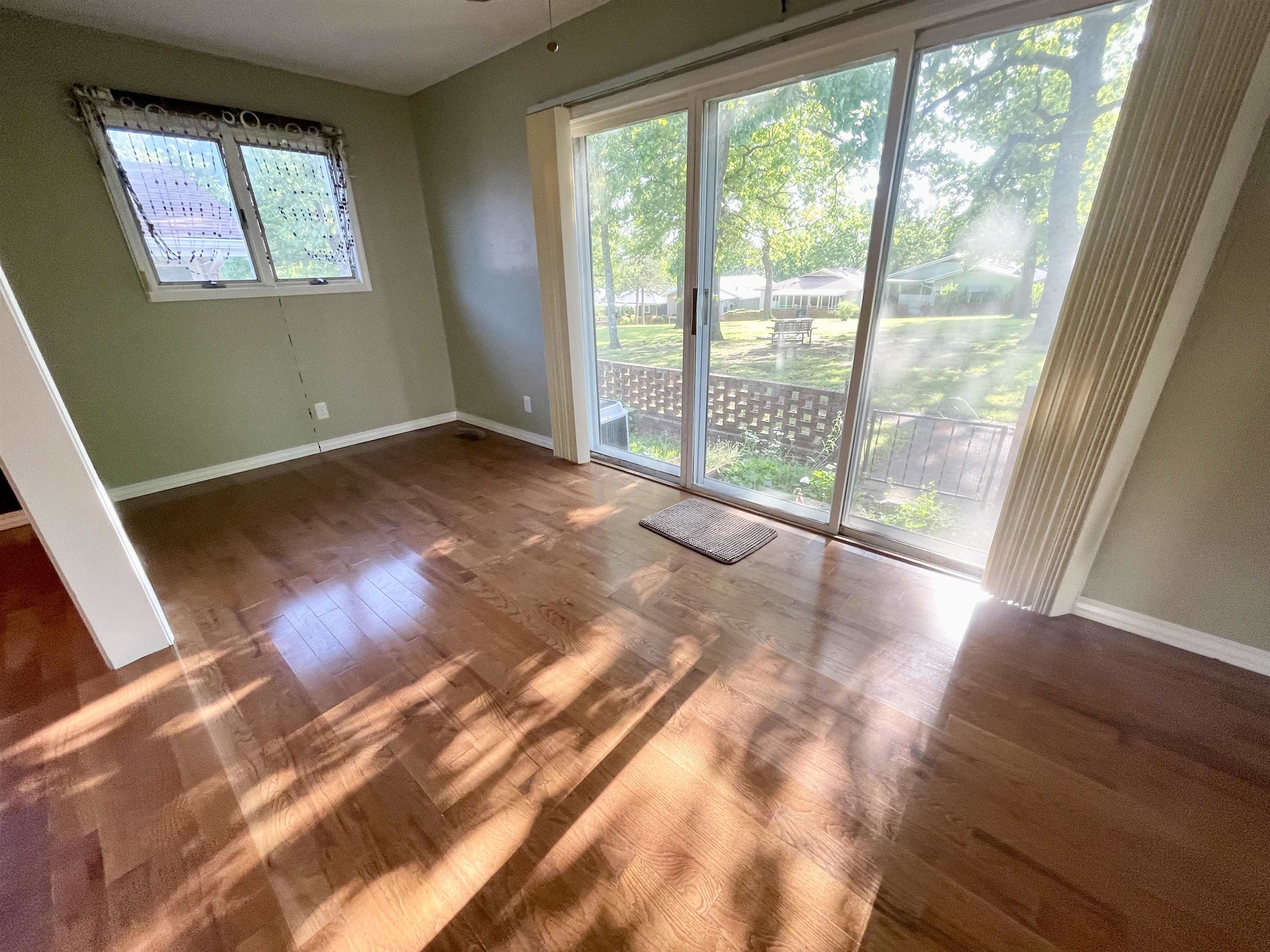 207 Parliament  Horseshoe Bend, AR