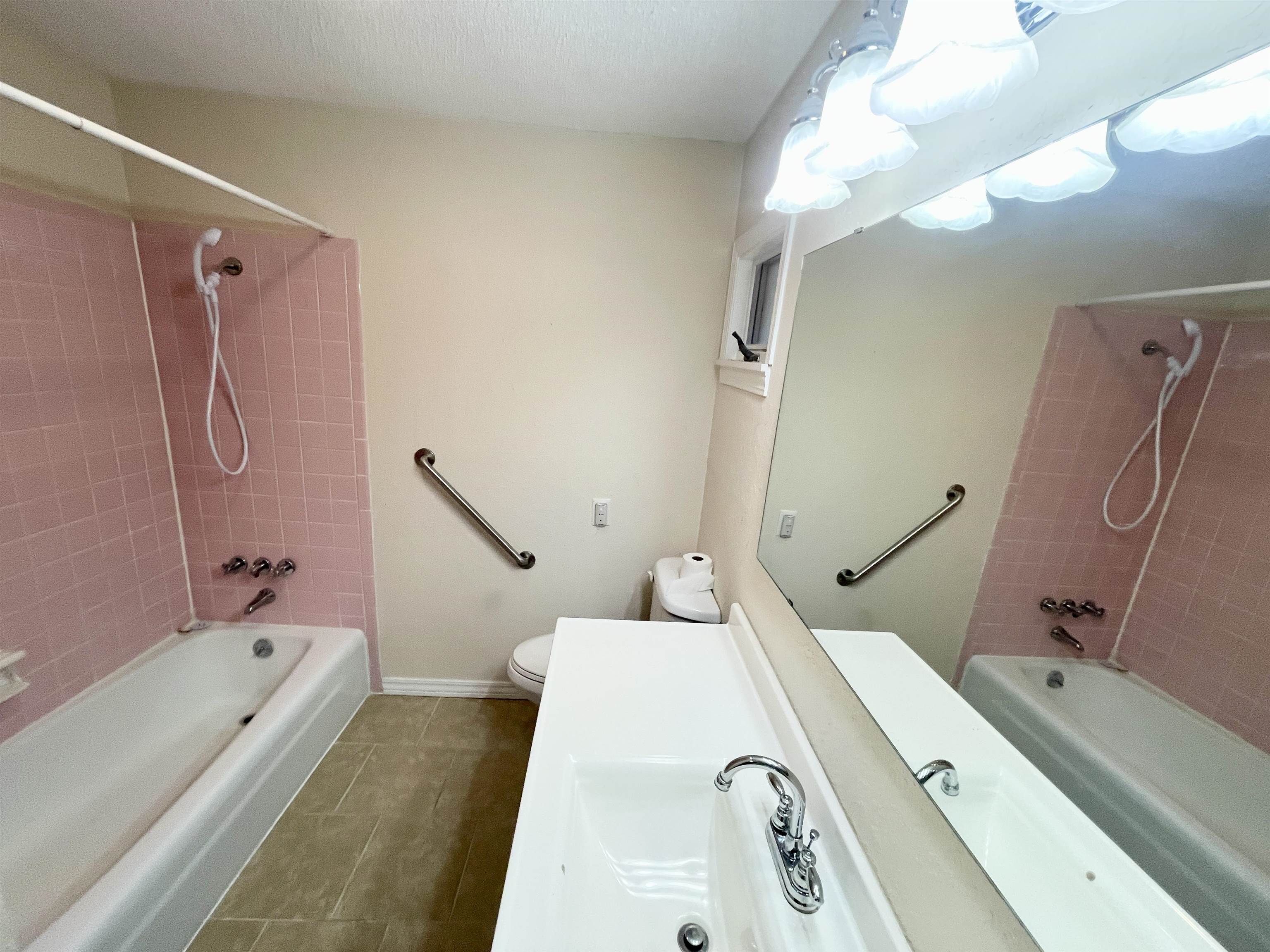 207 Parliament  Horseshoe Bend, AR