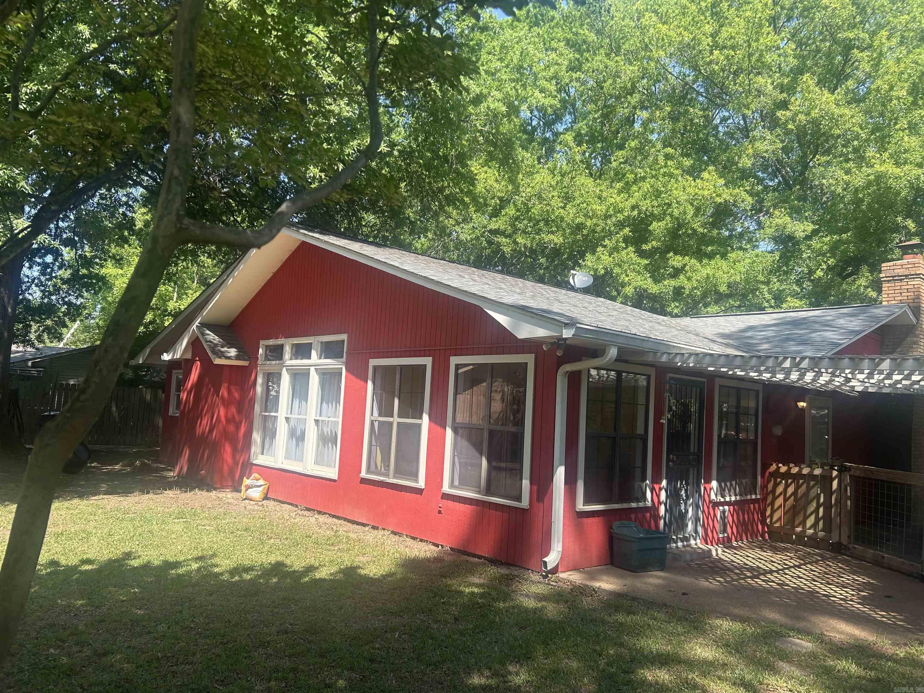 118 E Cloverdale  Brinkley, AR