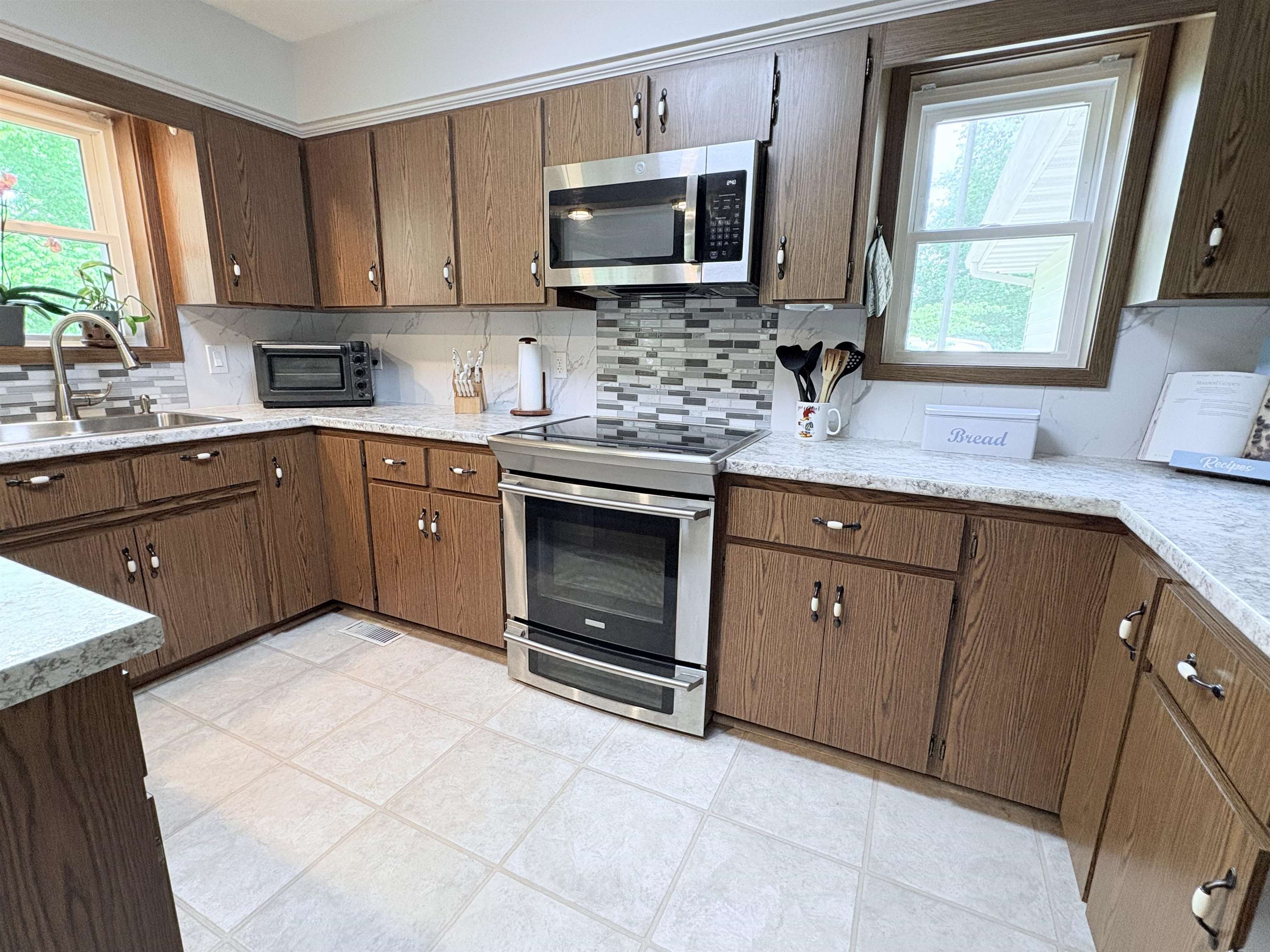 300 Victoria  Horseshoe Bend, AR