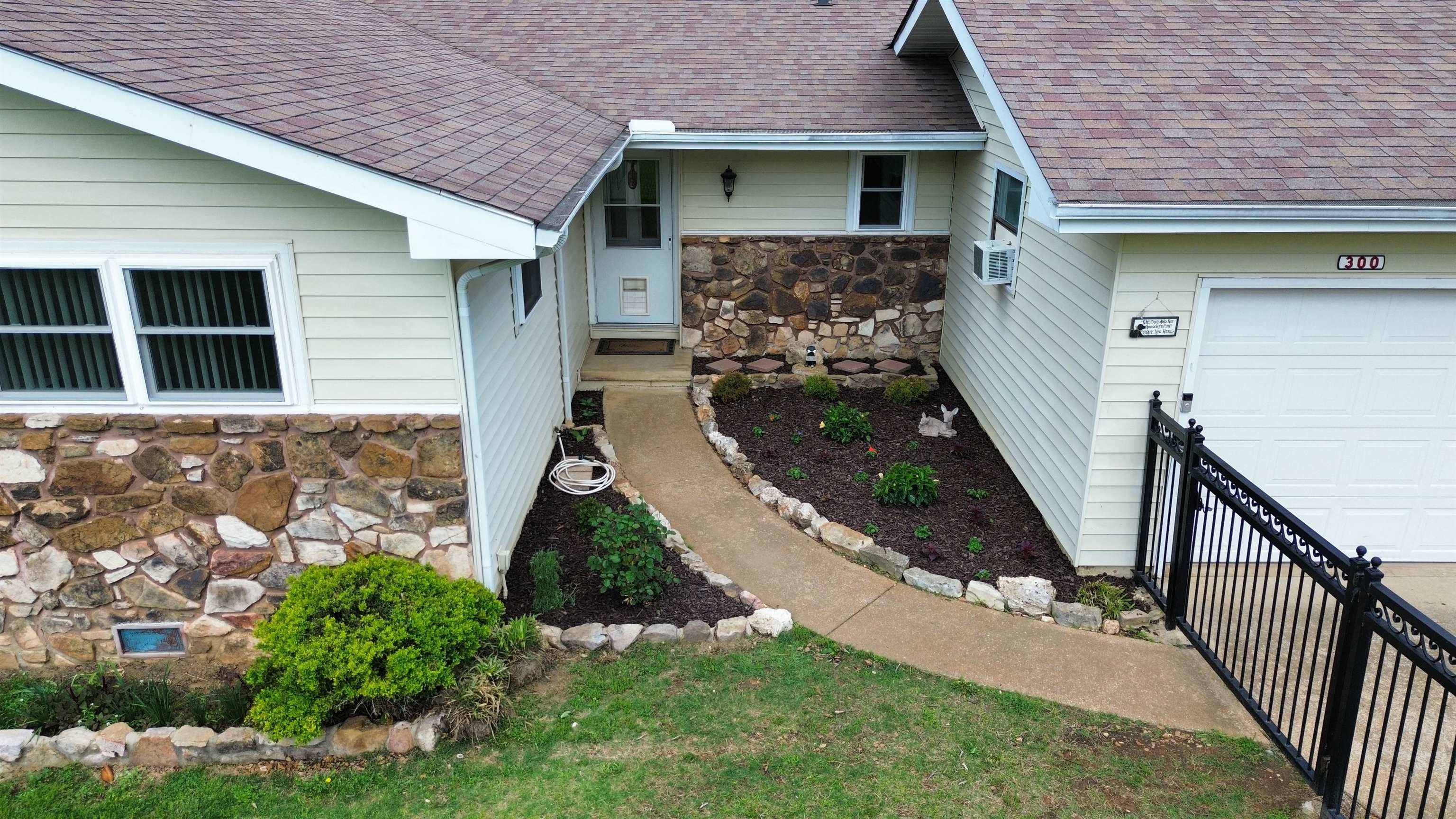 300 Victoria  Horseshoe Bend, AR