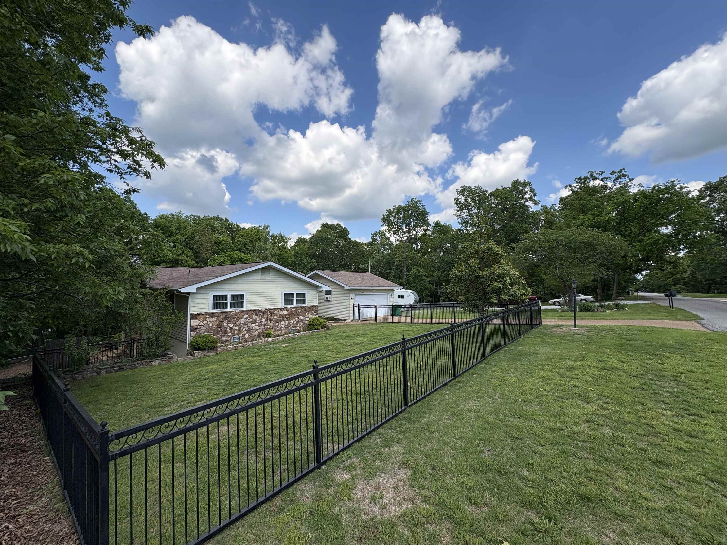 300 Victoria  Horseshoe Bend, AR