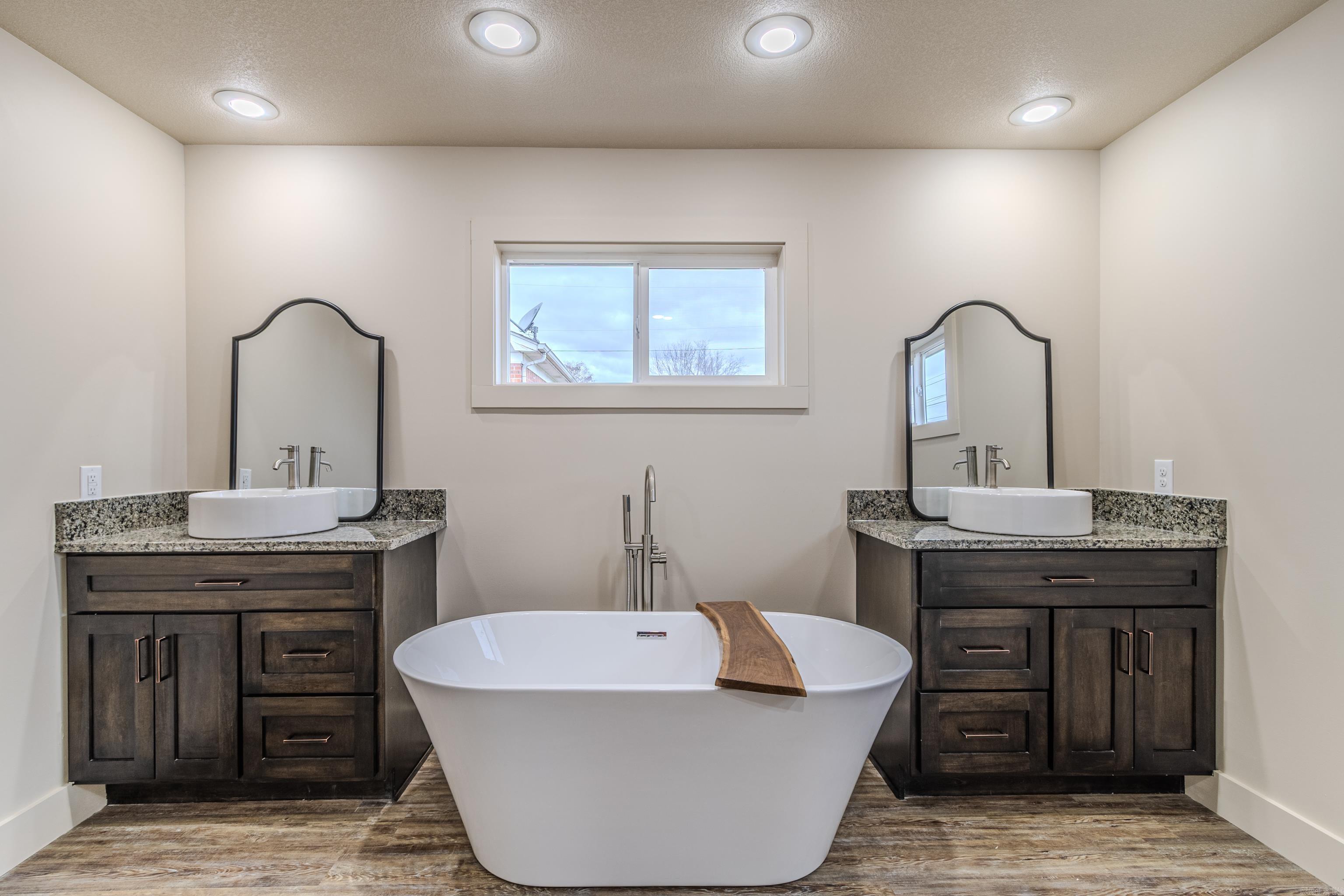 1811 Magnolia Ln  Paragould, AR