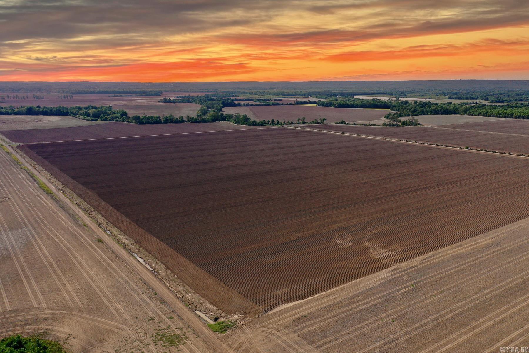 000 Arm Lake  Bradford, AR