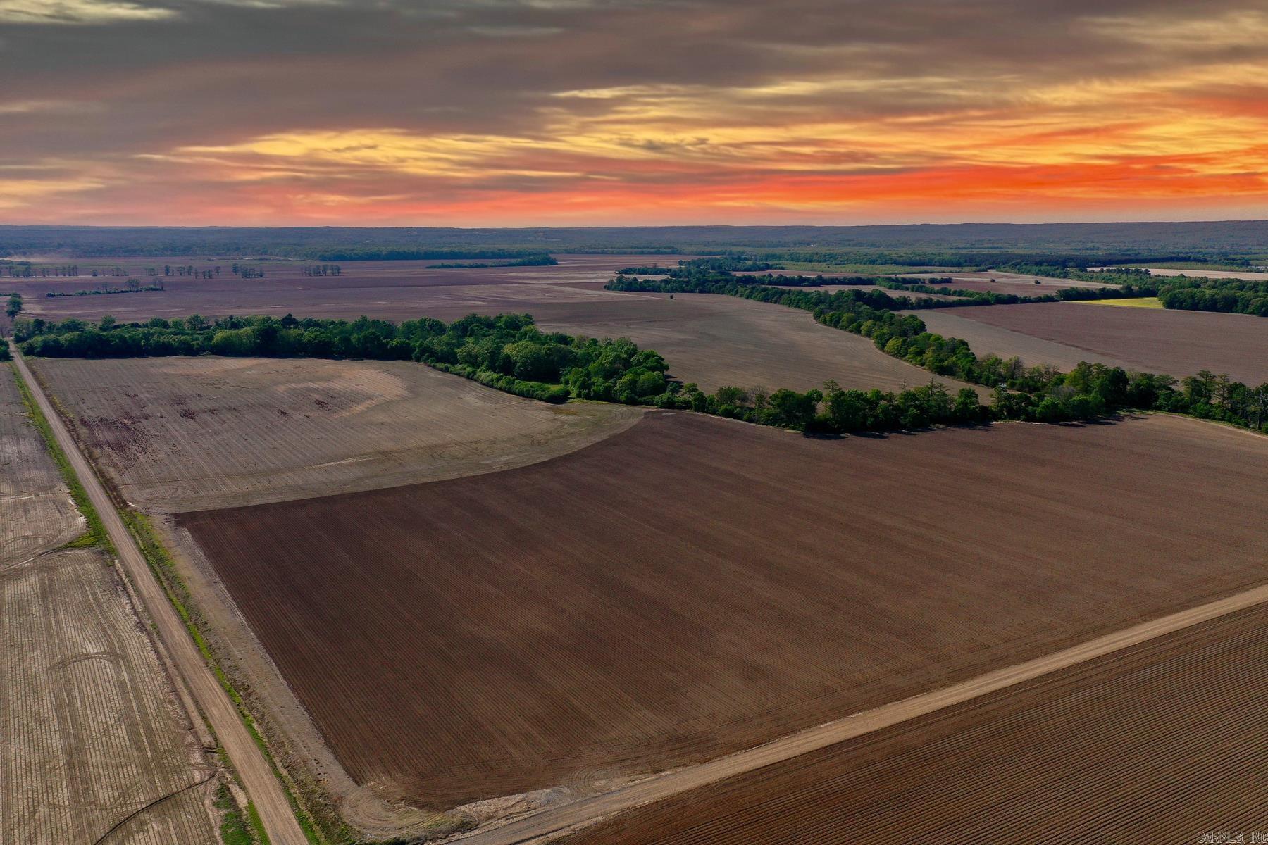 000 Arm Lake  Bradford, AR