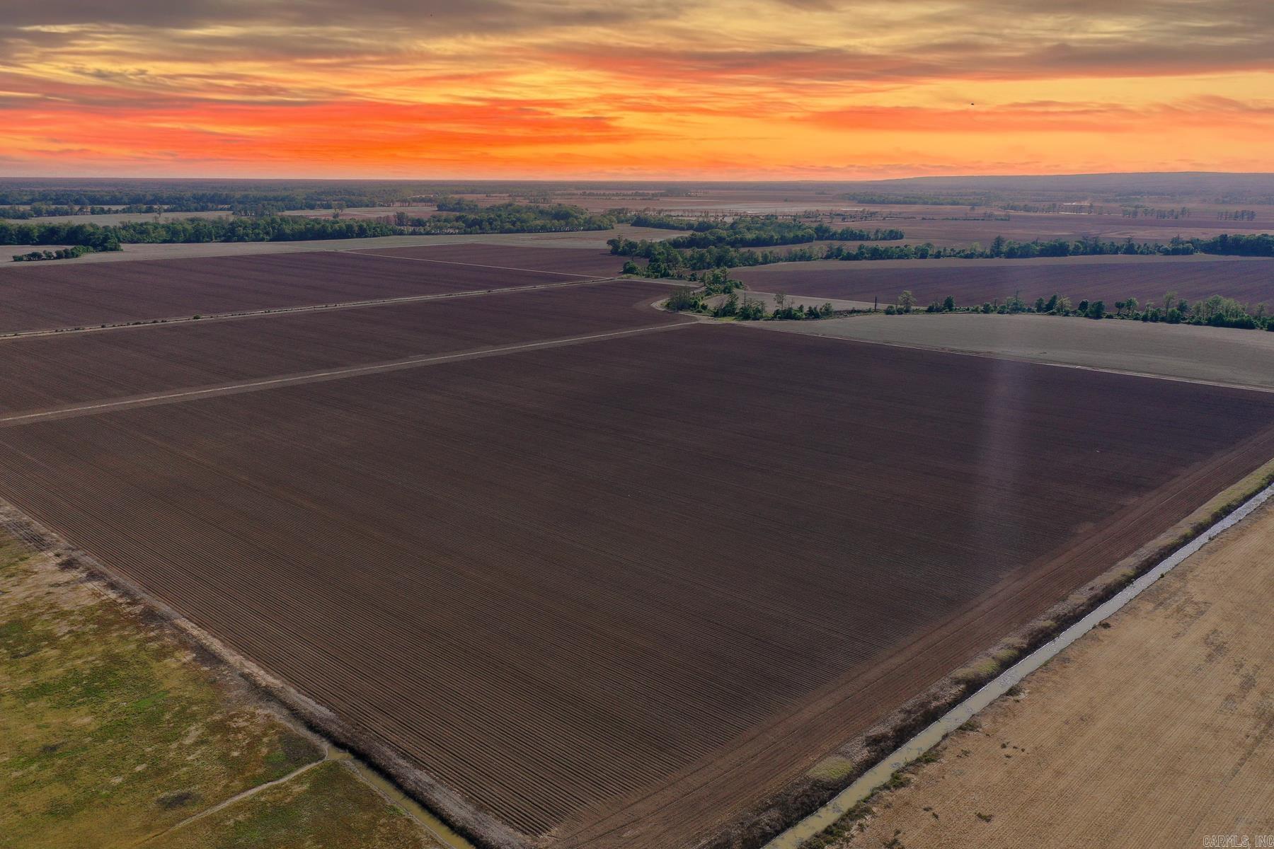 000 Arm Lake  Bradford, AR