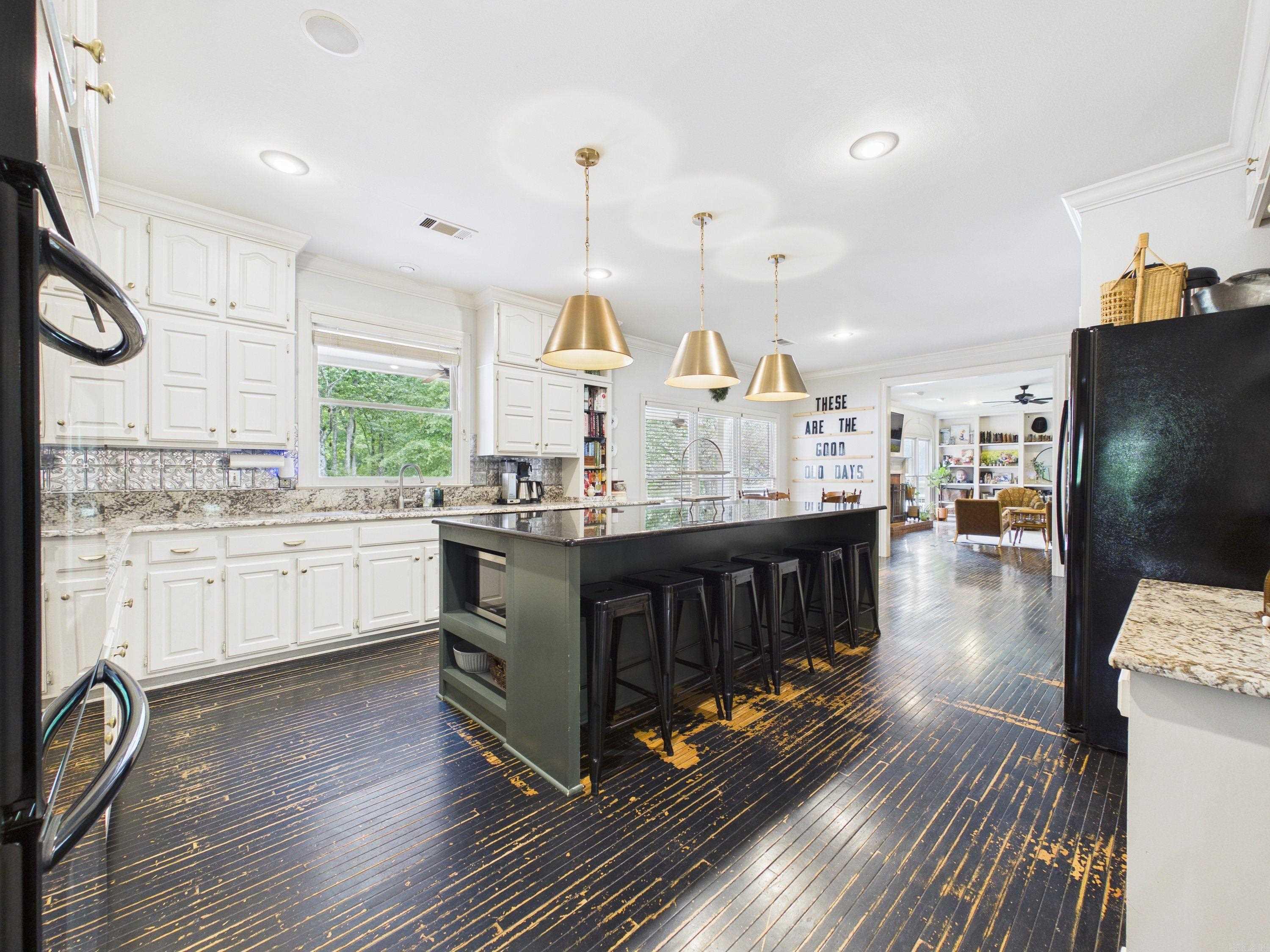 12 Country Club  Searcy, AR