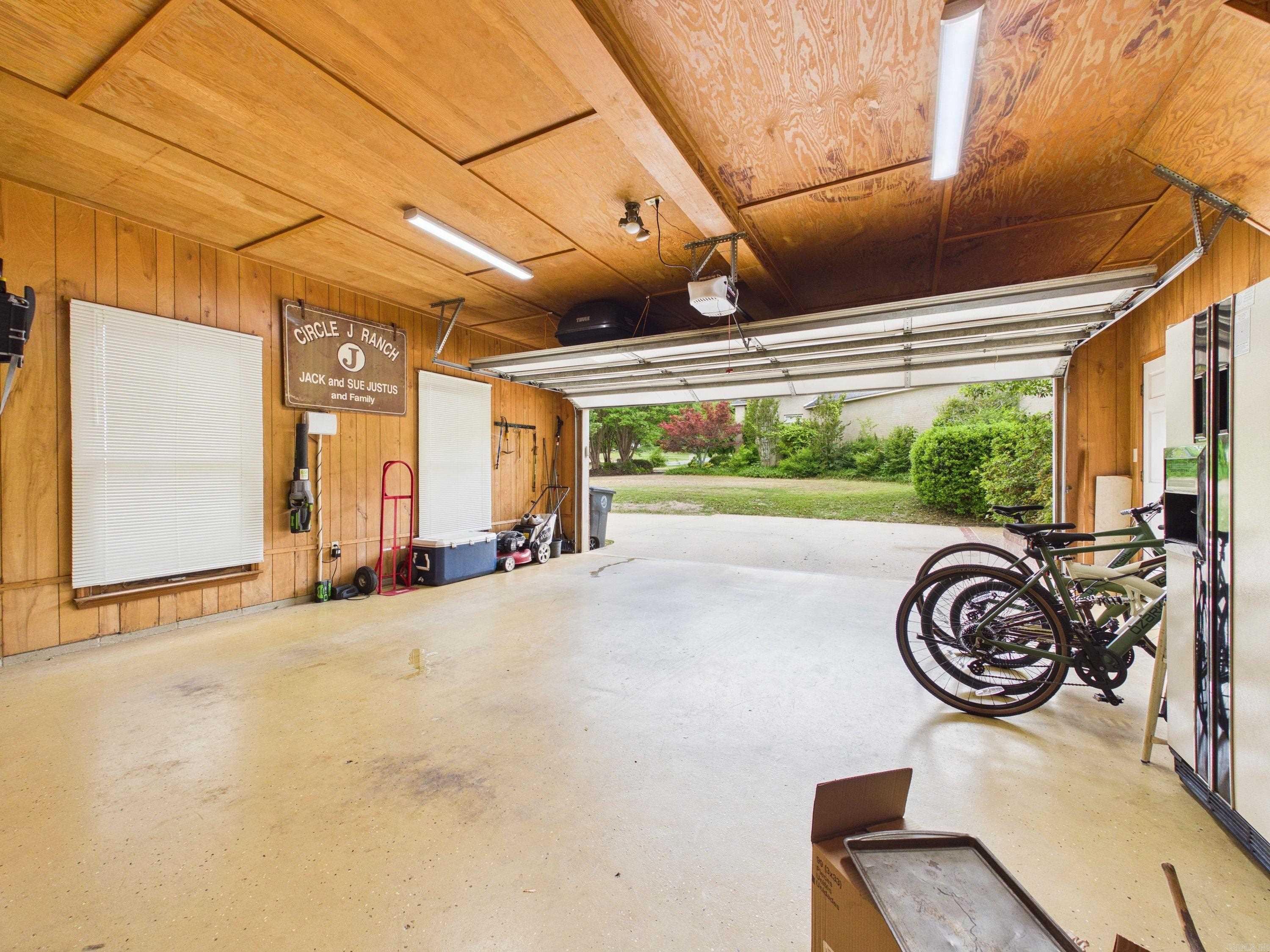 12 Country Club  Searcy, AR