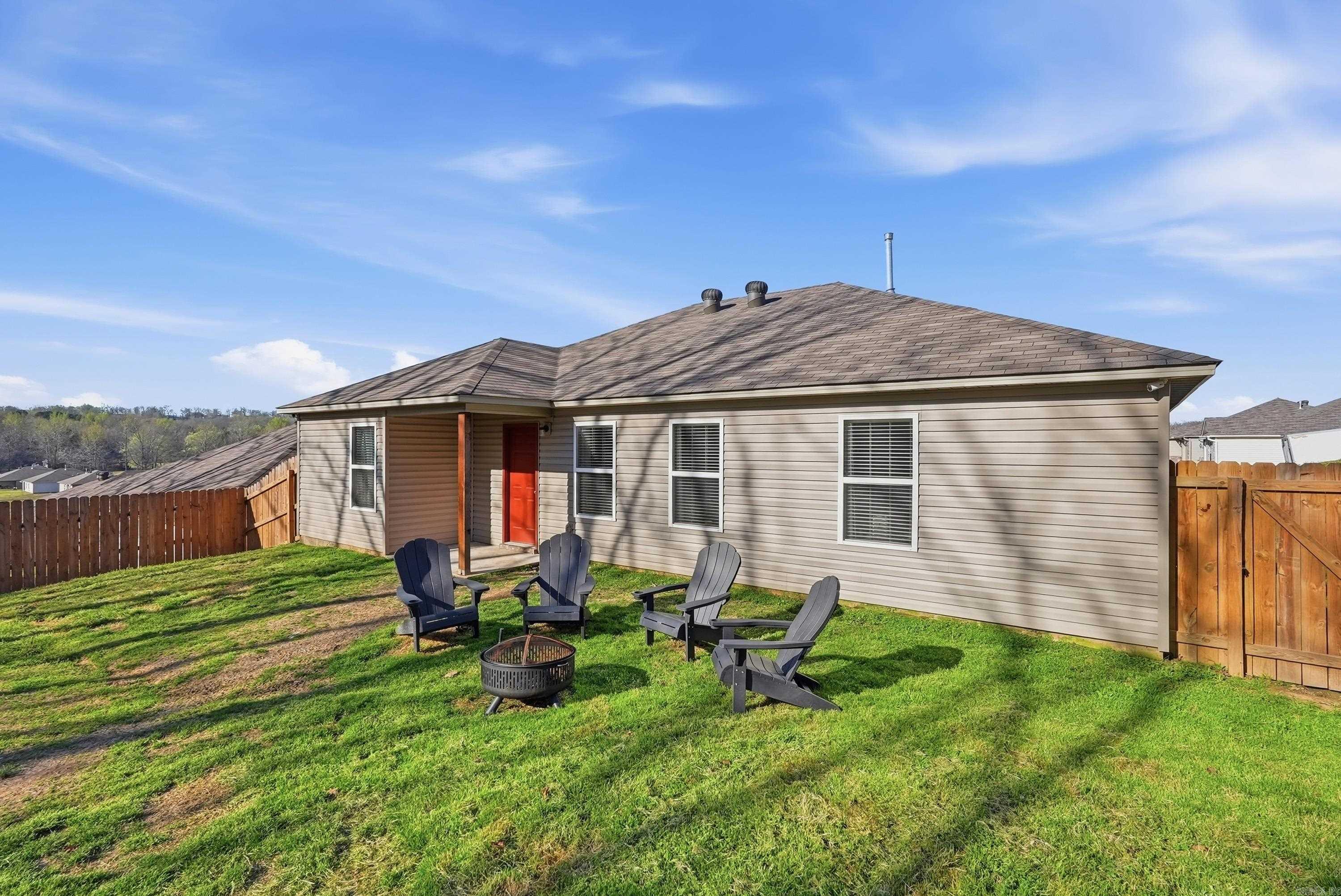 8 Spring Ridge Ln  Conway, AR