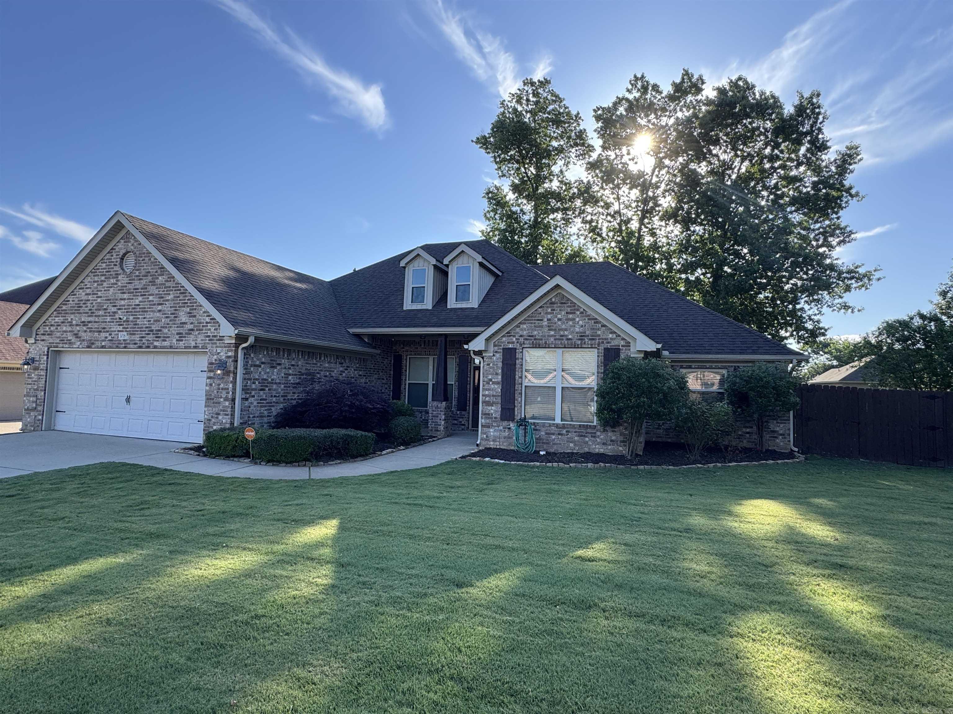 3018 DAPPLE GRAY Benton, AR 72015
