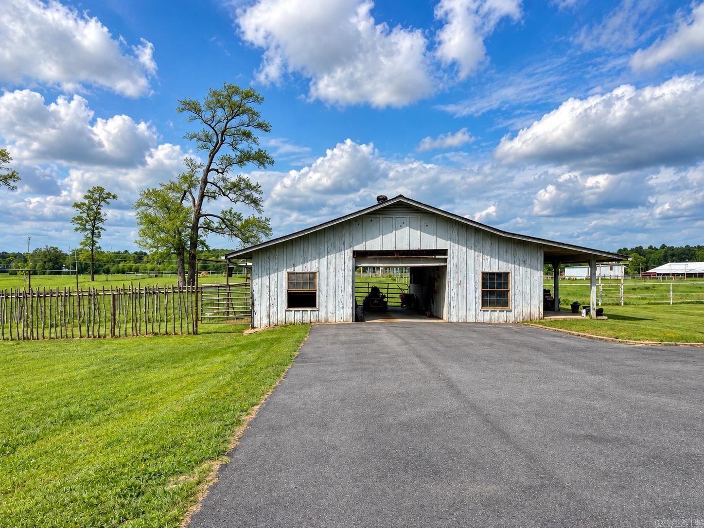25 Sites Drive Sheridan, AR 72150
