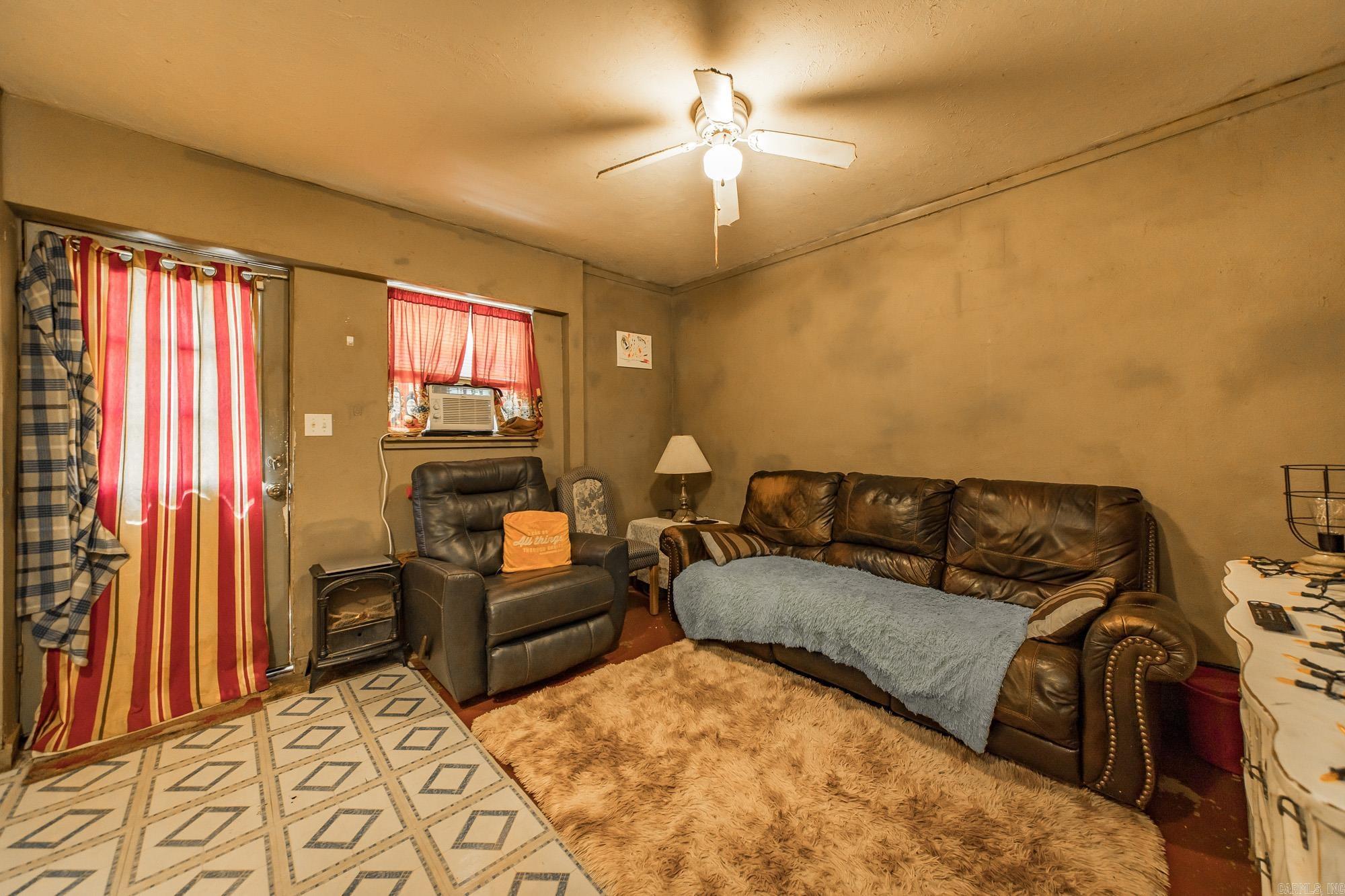 603 Razorback Dr  Clinton, AR