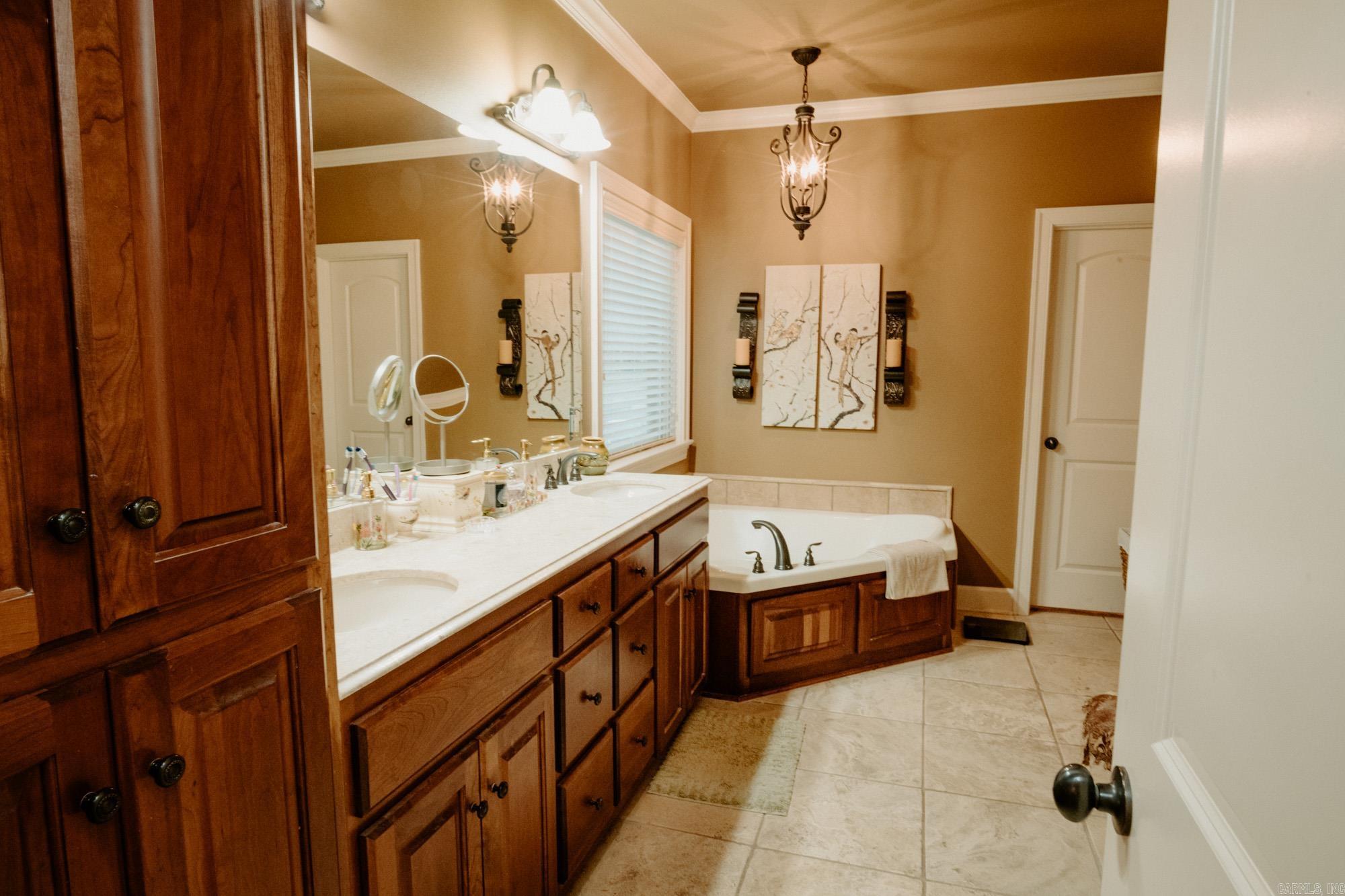 519 Scarlet Oaks  Benton, AR