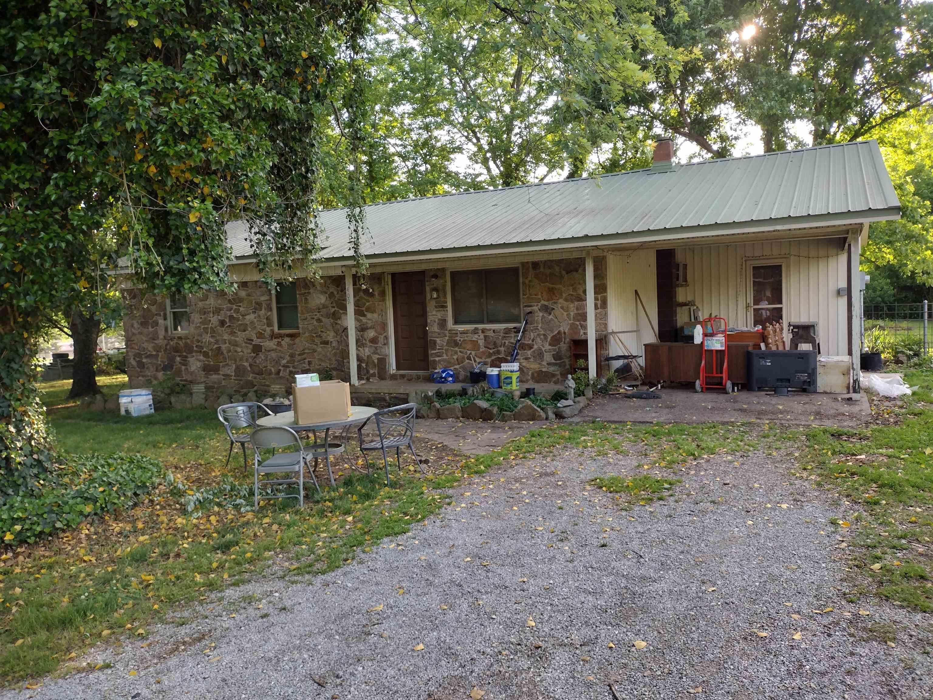 409 Hughes Ave  Mountain View, AR