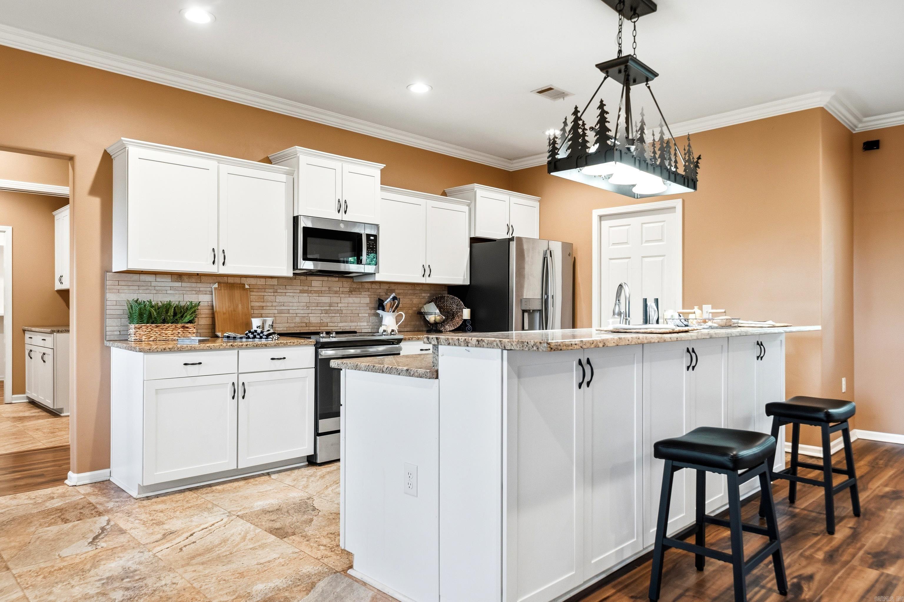 140 W. Hawkview  Royal, AR