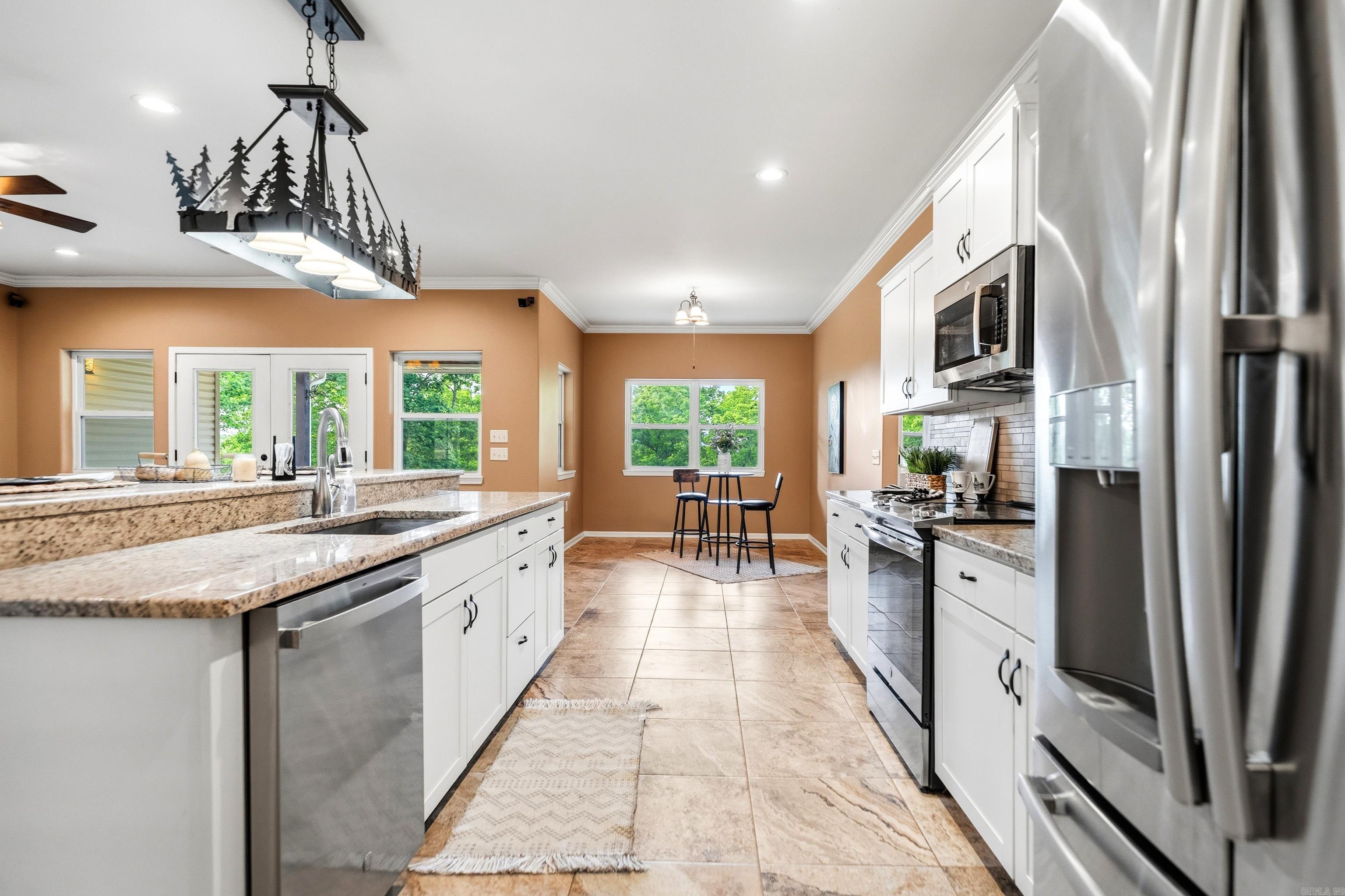 140 W. Hawkview  Royal, AR