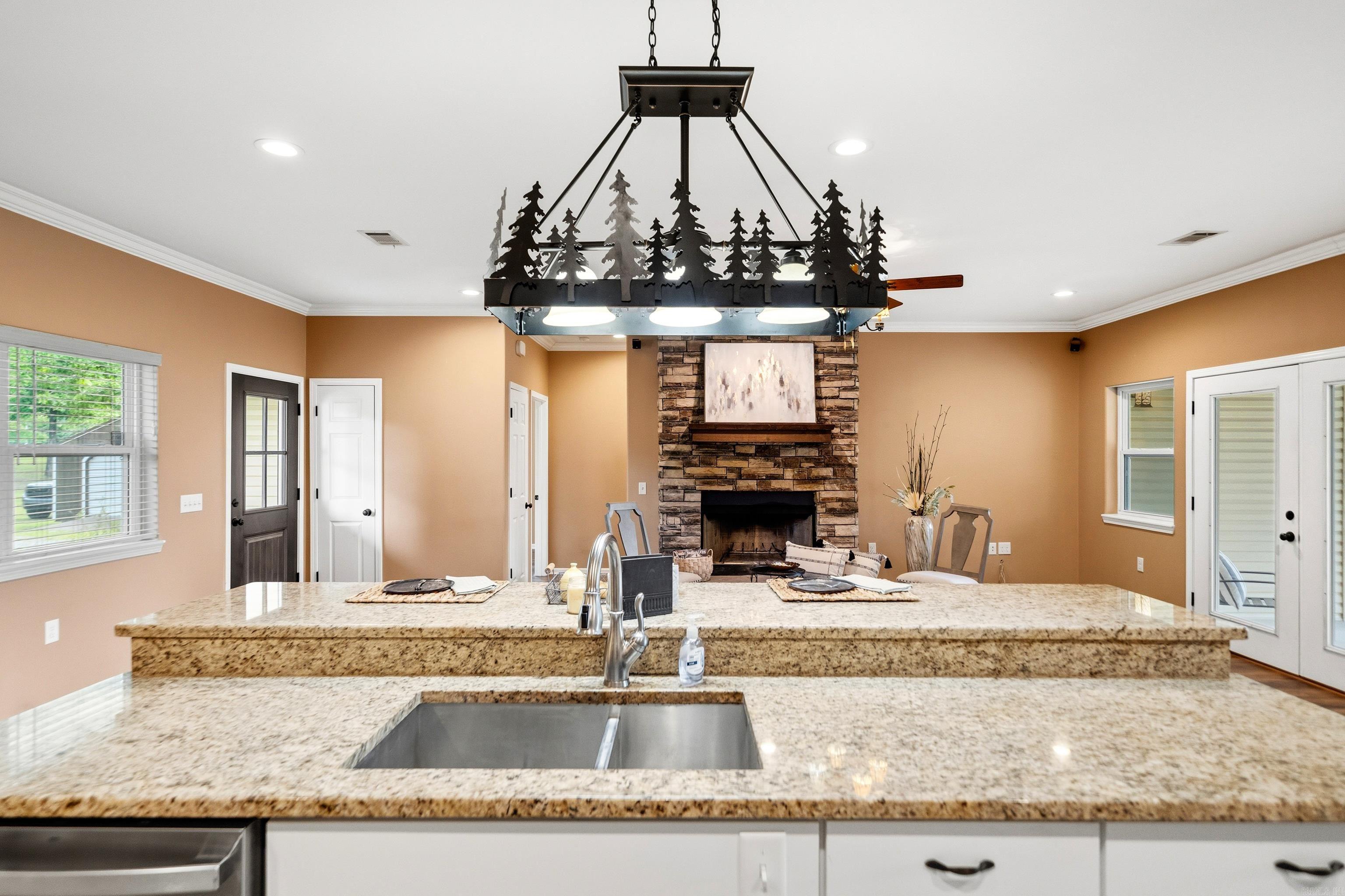 140 W. Hawkview  Royal, AR