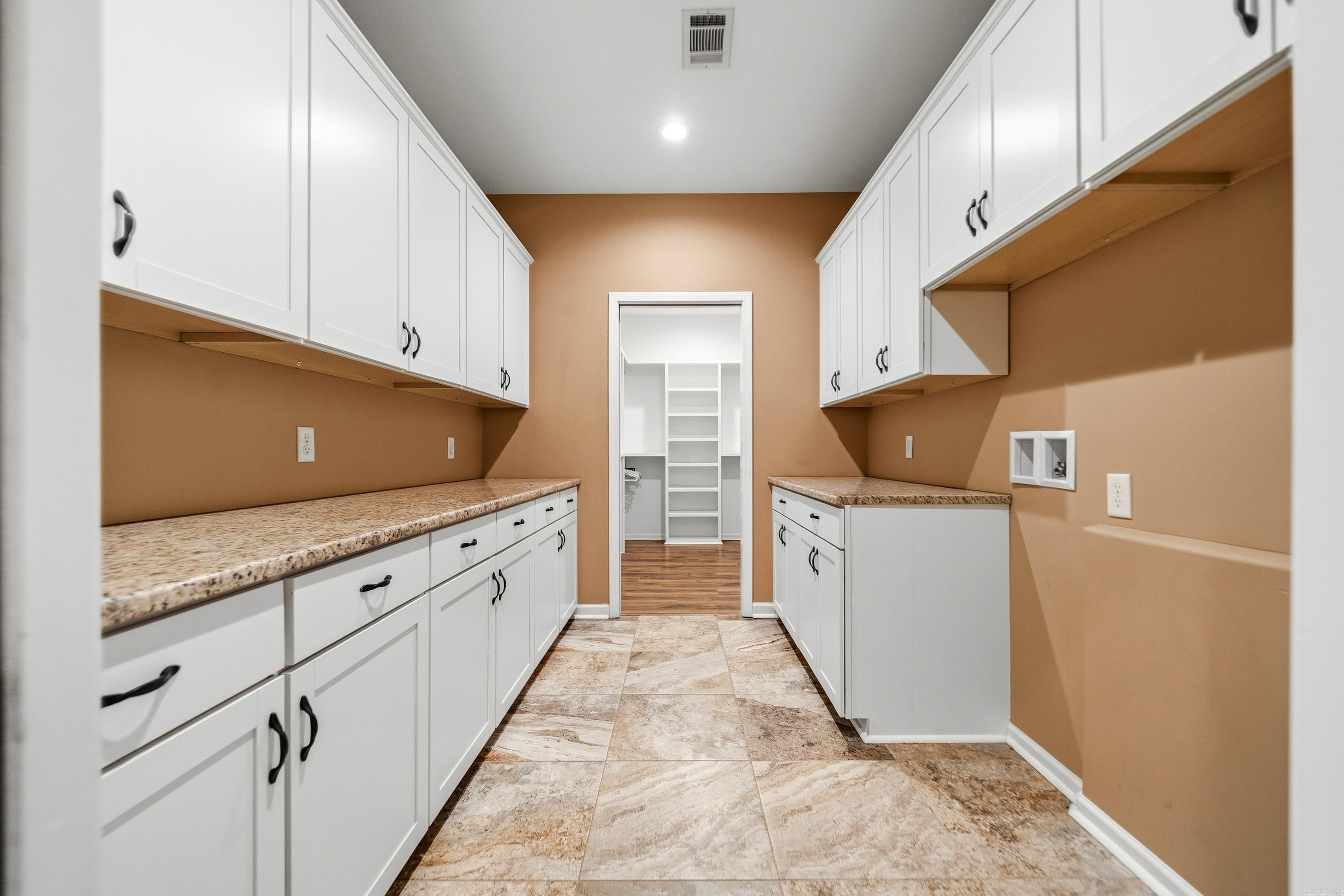 140 W. Hawkview  Royal, AR