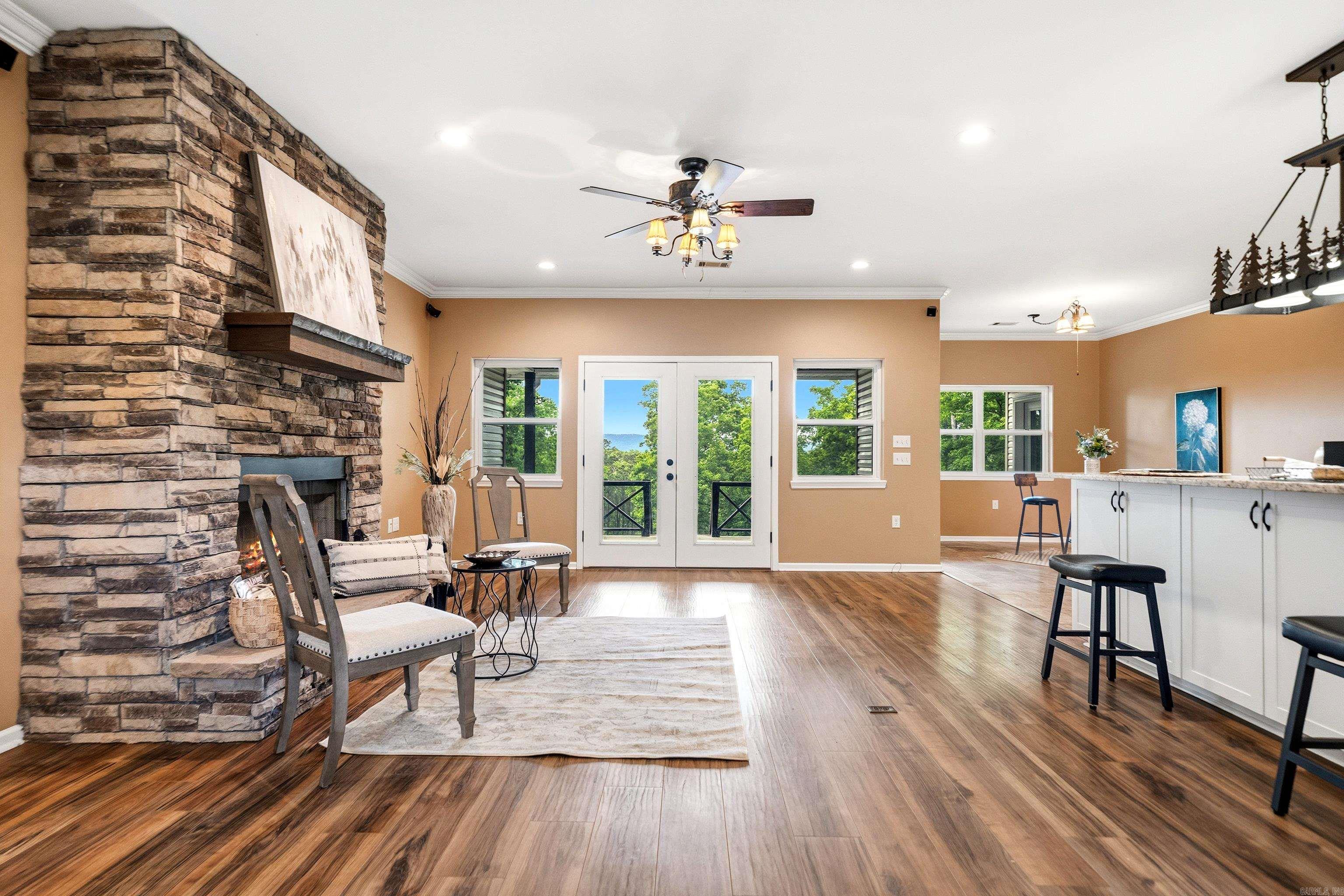 140 W. Hawkview  Royal, AR