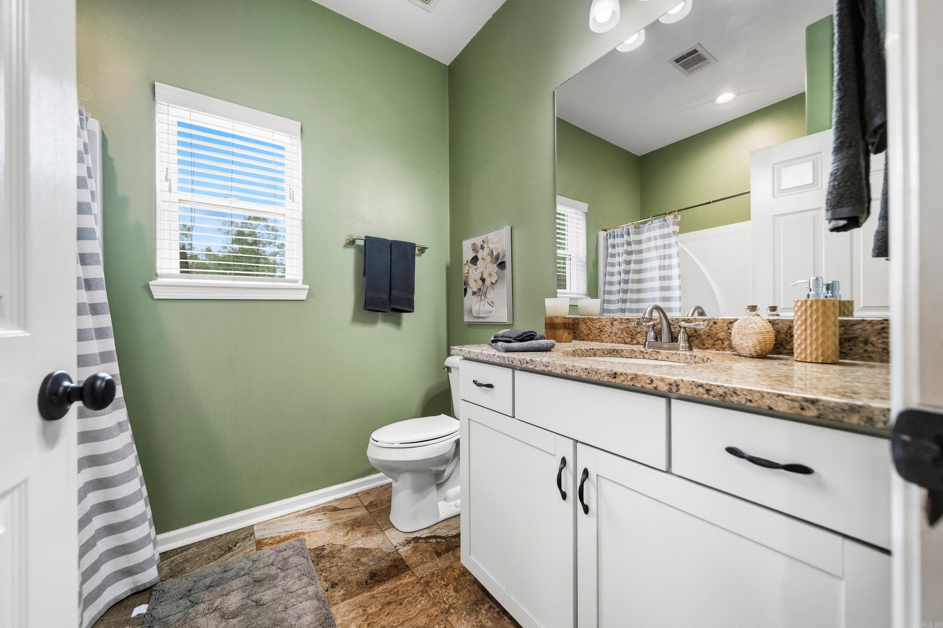 140 W. Hawkview  Royal, AR