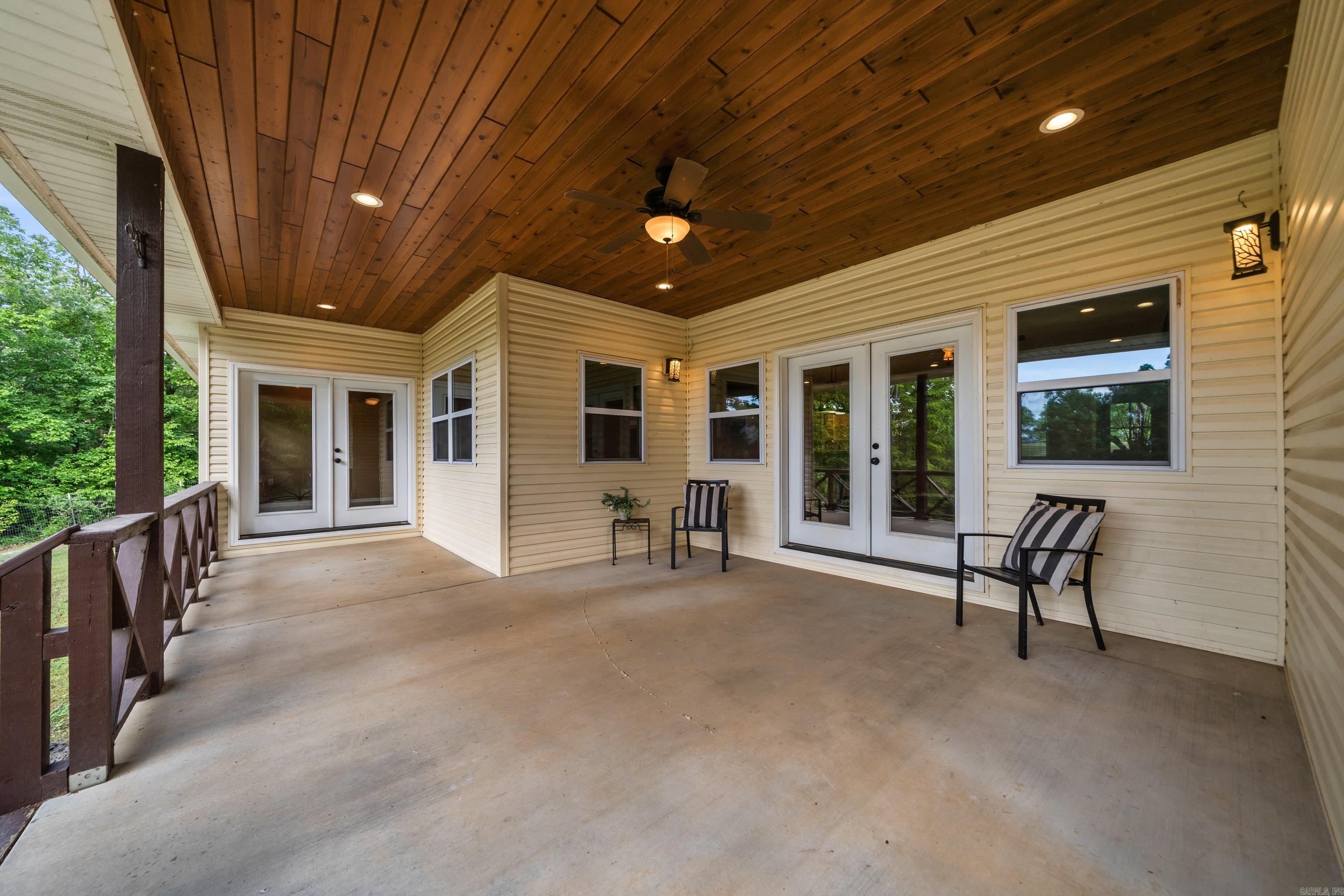 140 W. Hawkview  Royal, AR