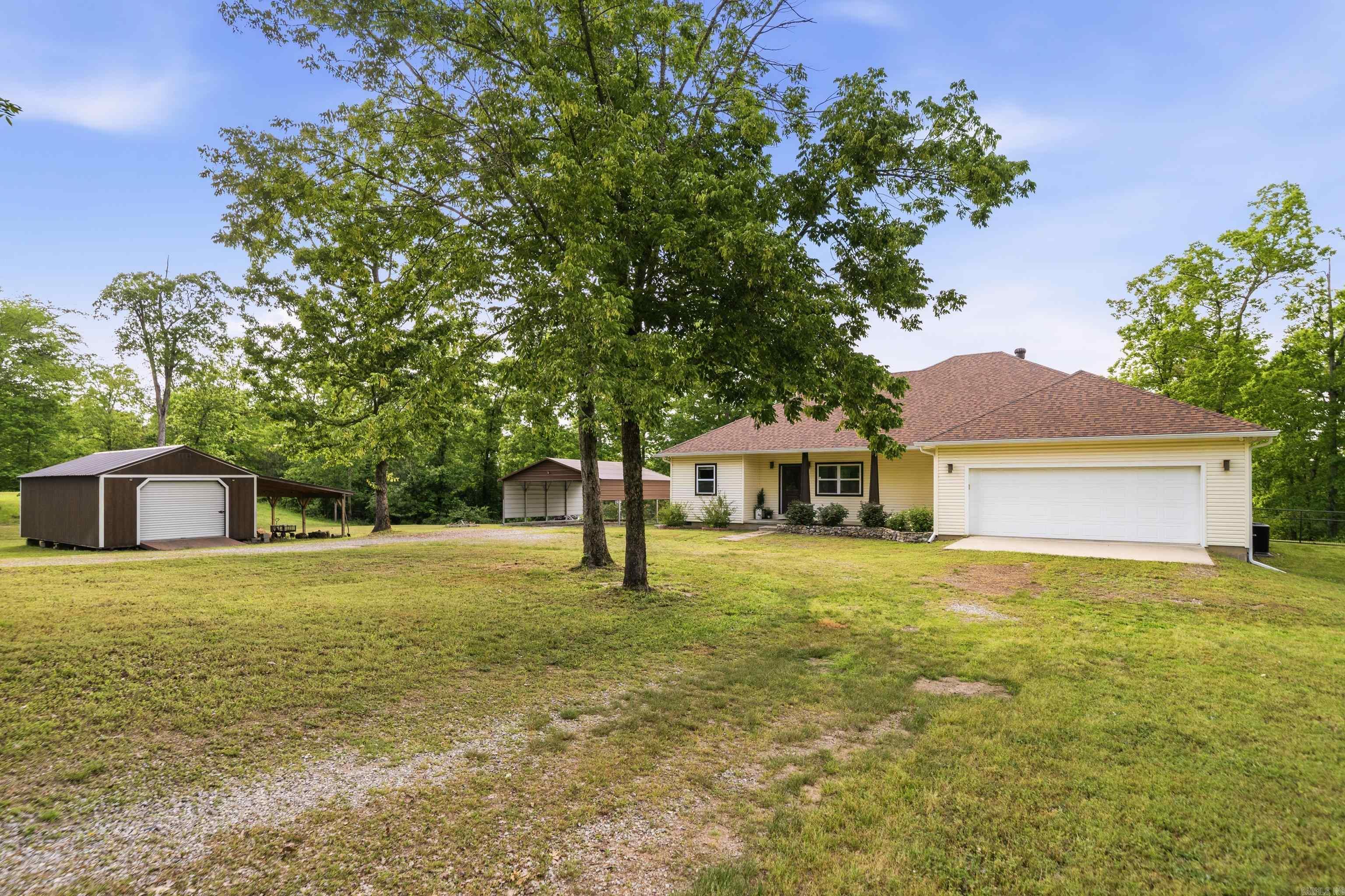 140 W. Hawkview  Royal, AR