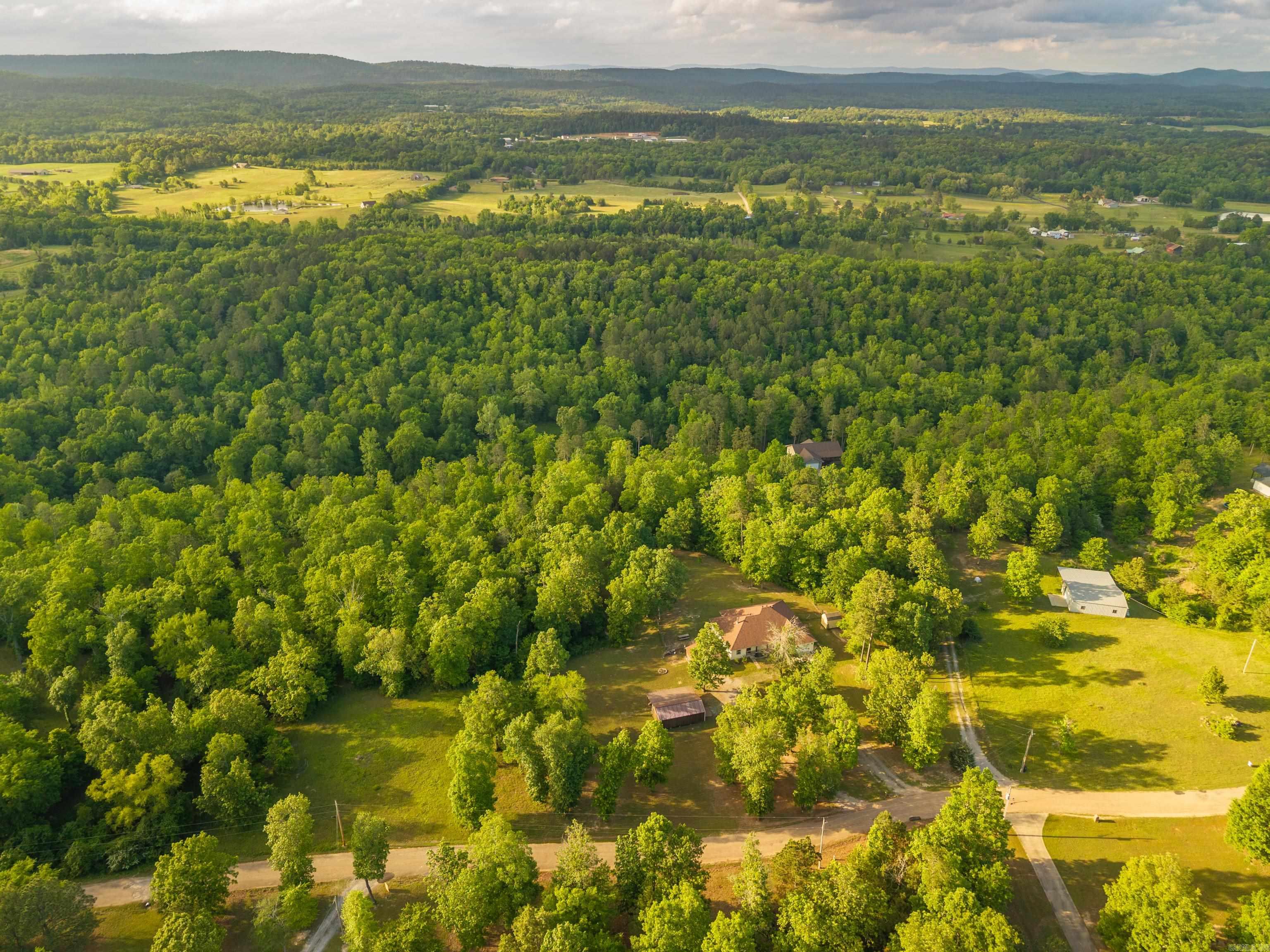 140 W. Hawkview  Royal, AR