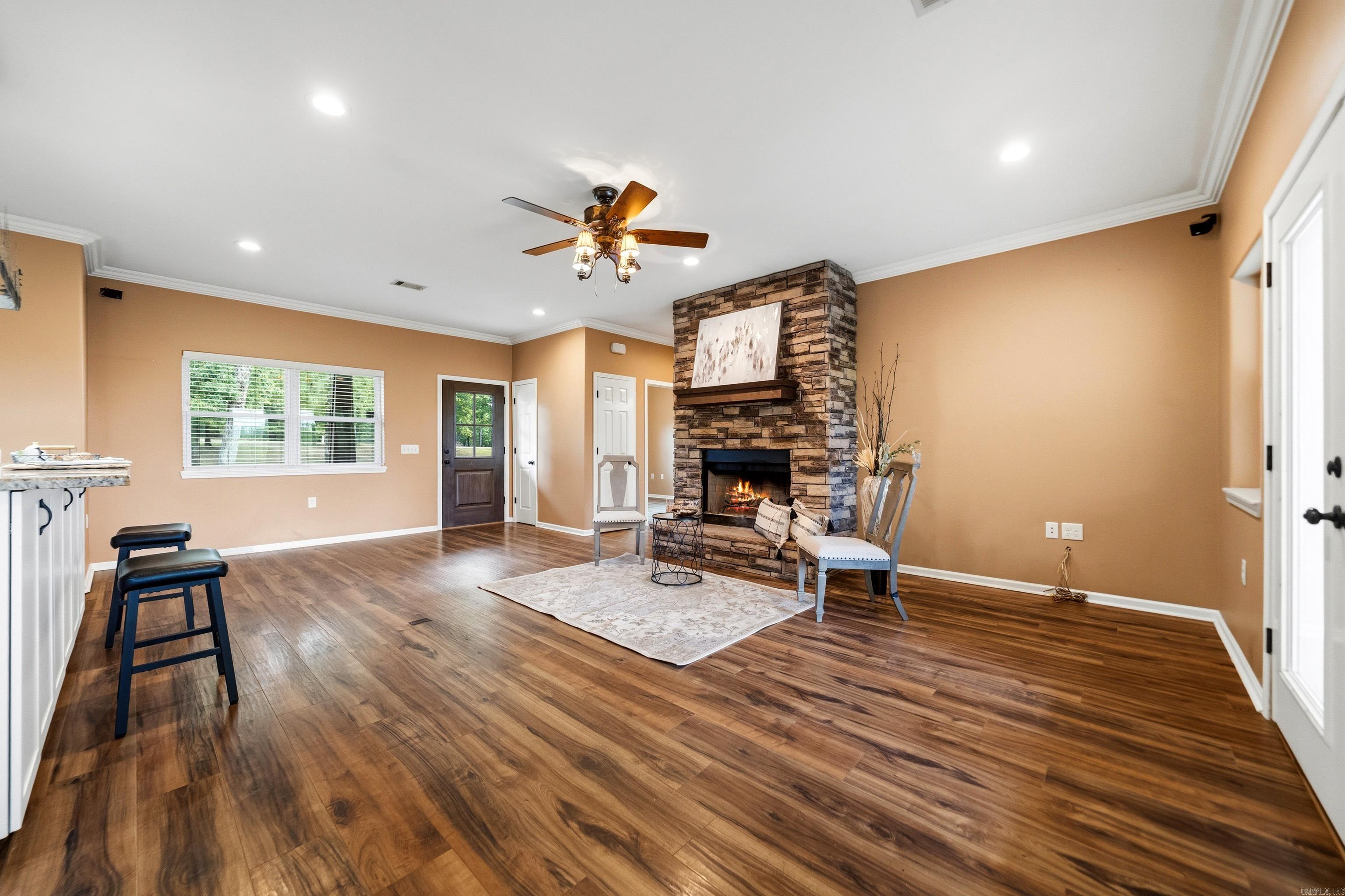 140 W. Hawkview  Royal, AR