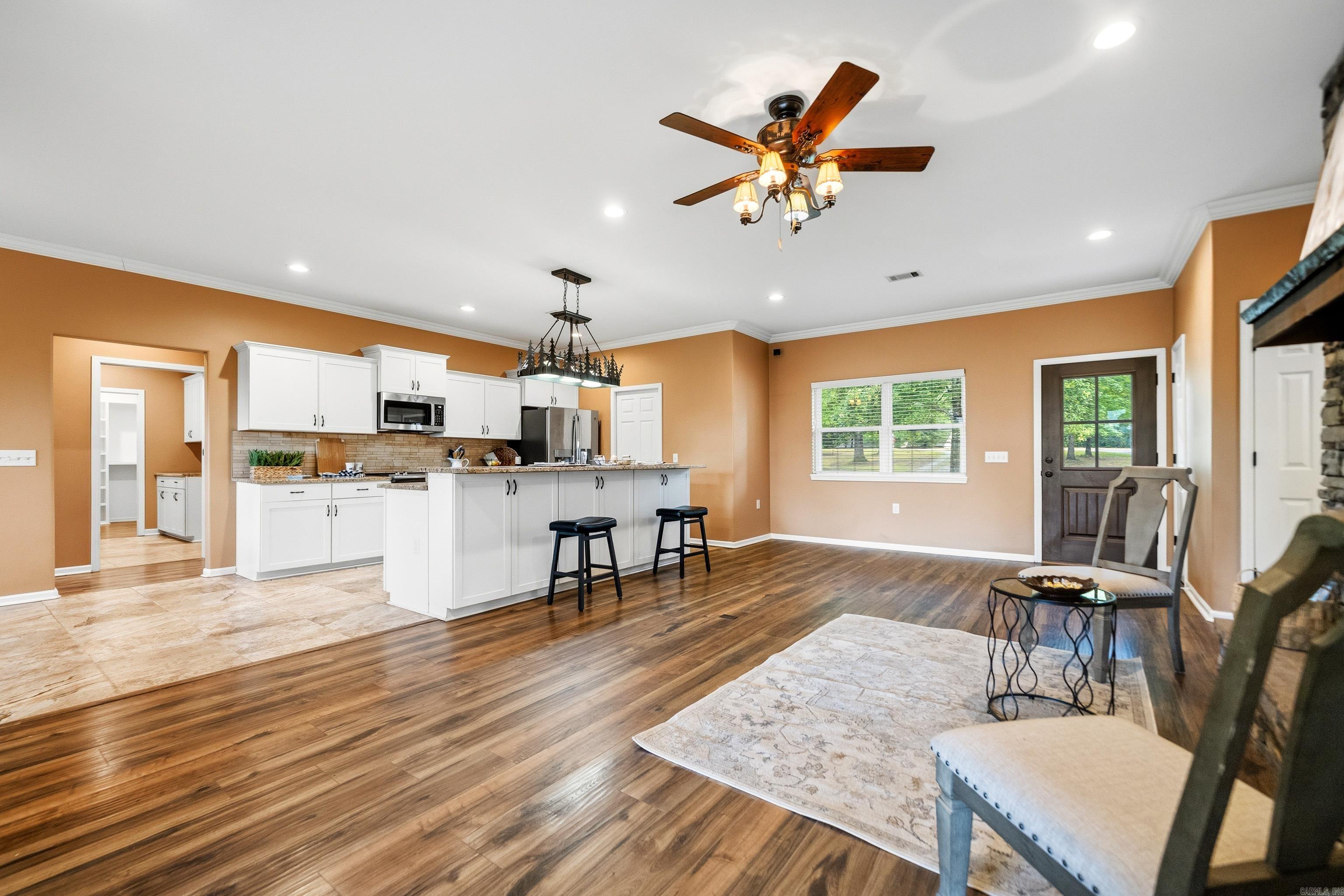 140 W. Hawkview  Royal, AR