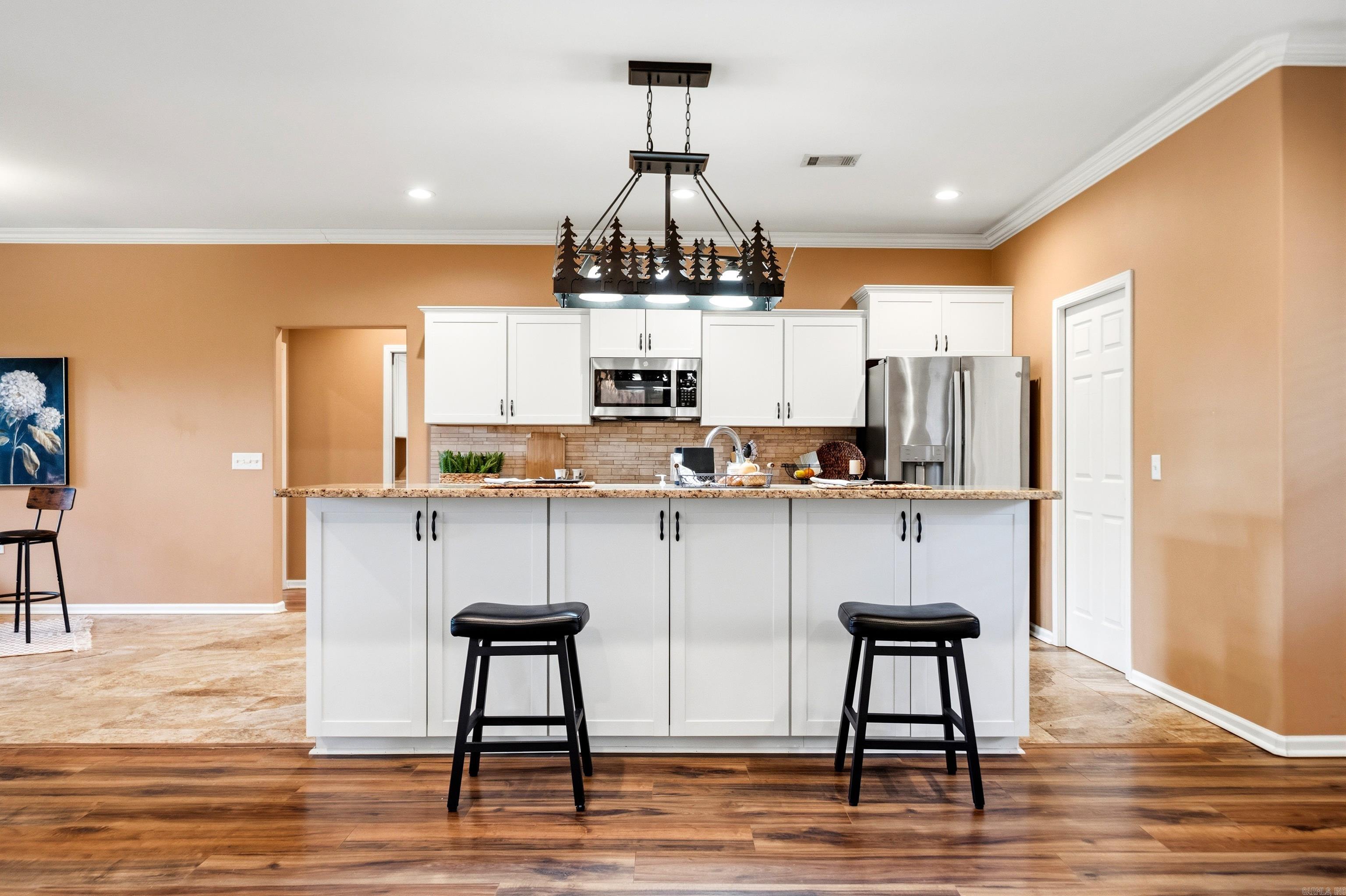 140 W. Hawkview  Royal, AR