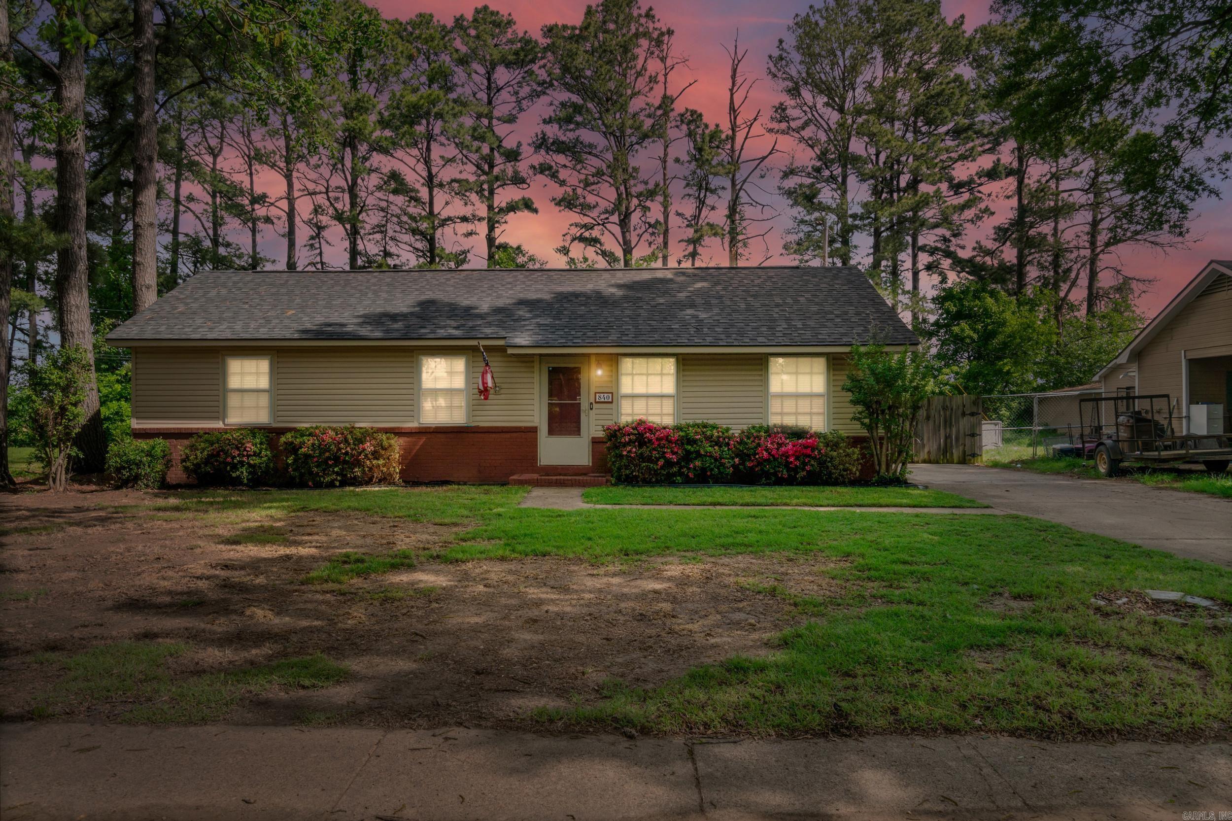 840 N Meadowbrook  Wynne, AR