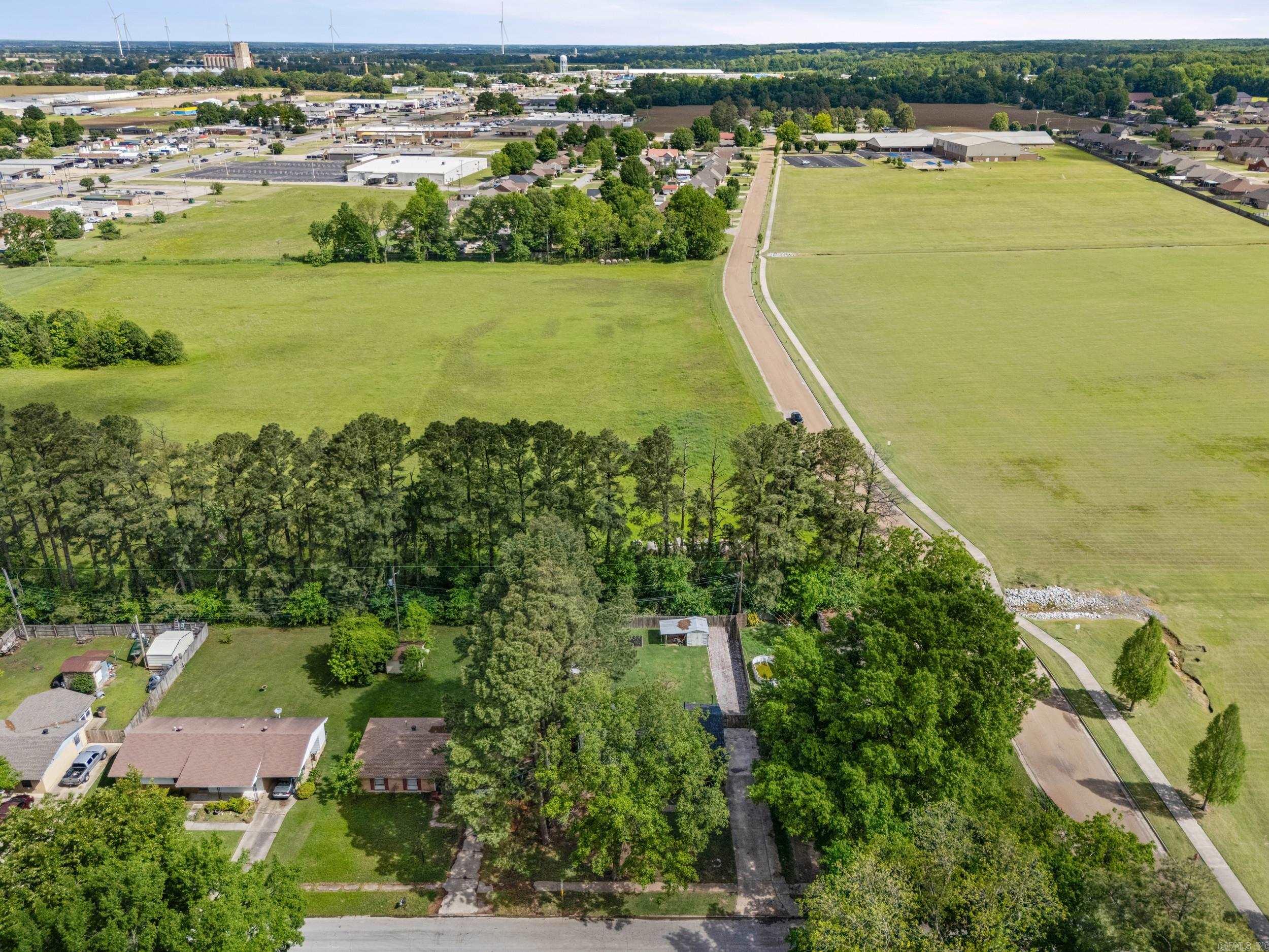 840 N Meadowbrook  Wynne, AR