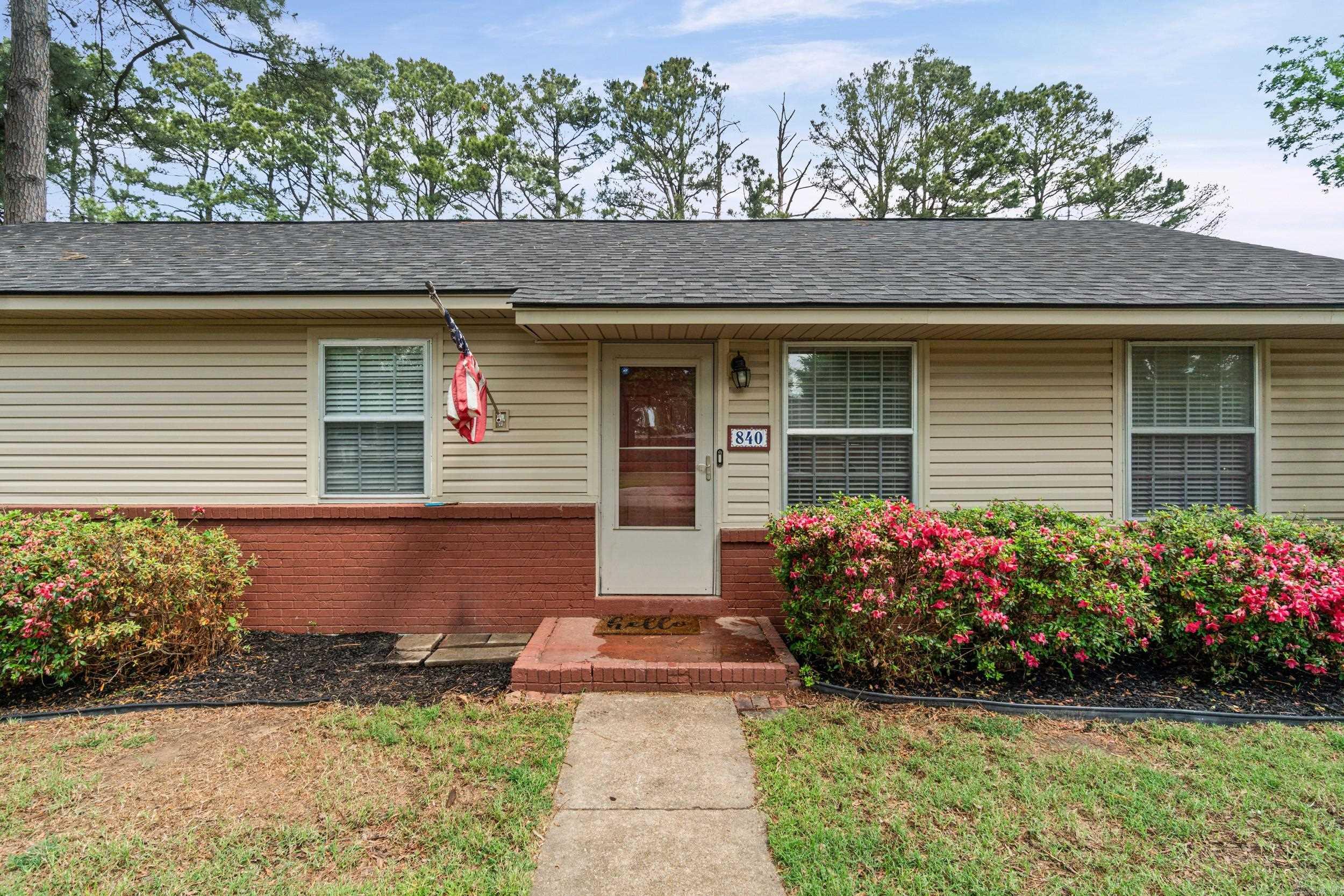 840 N Meadowbrook  Wynne, AR