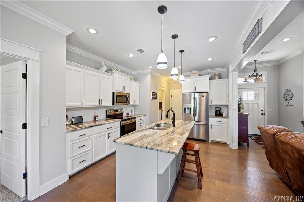 325 Crestwood  Russellville, AR