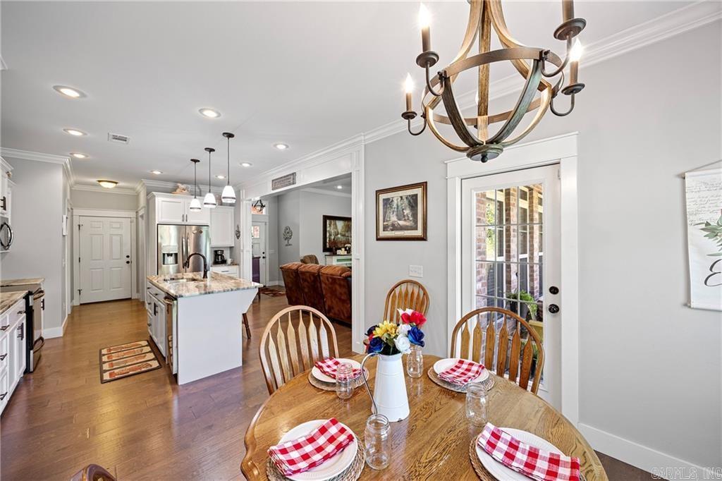 325 Crestwood  Russellville, AR