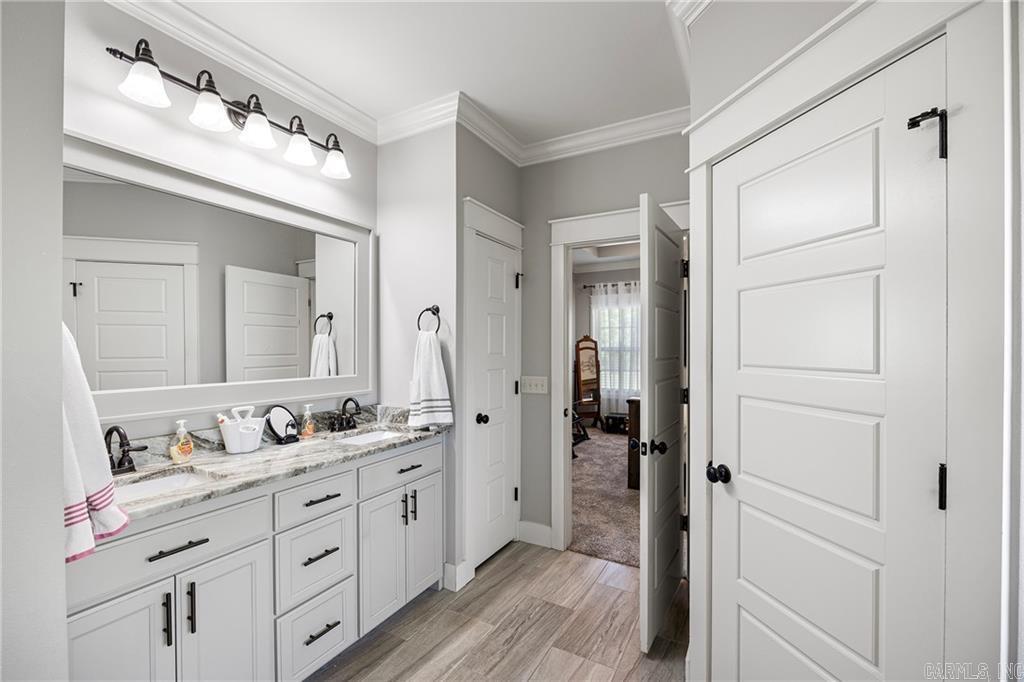 325 Crestwood  Russellville, AR